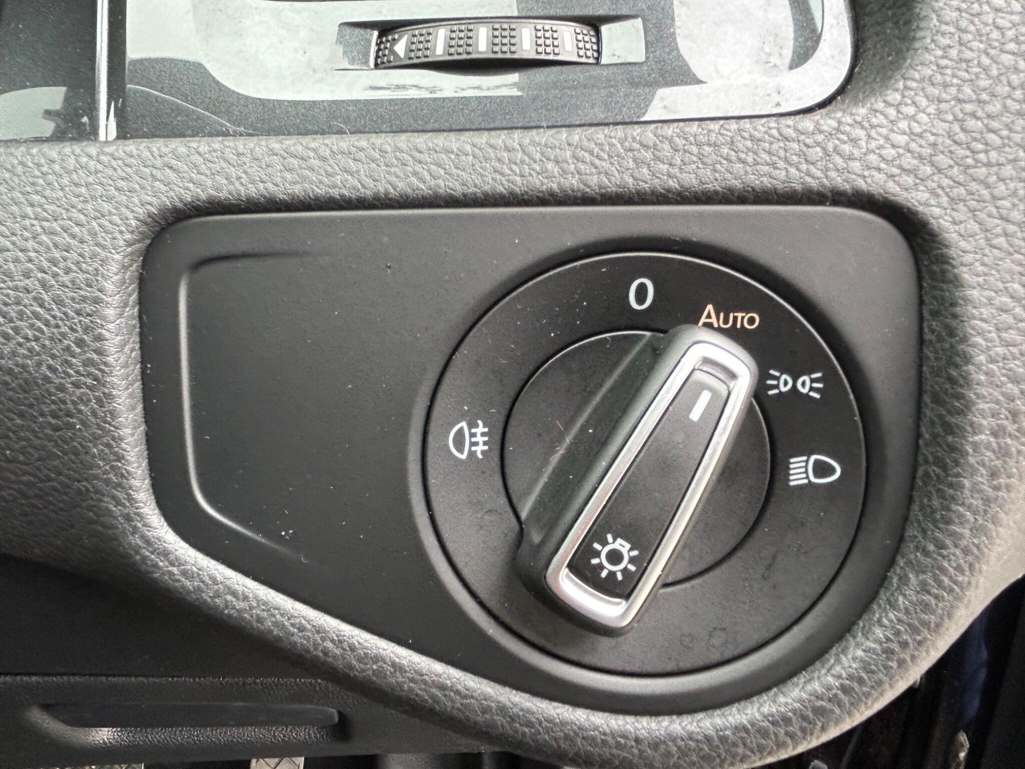 Volkswagen Golf view 29