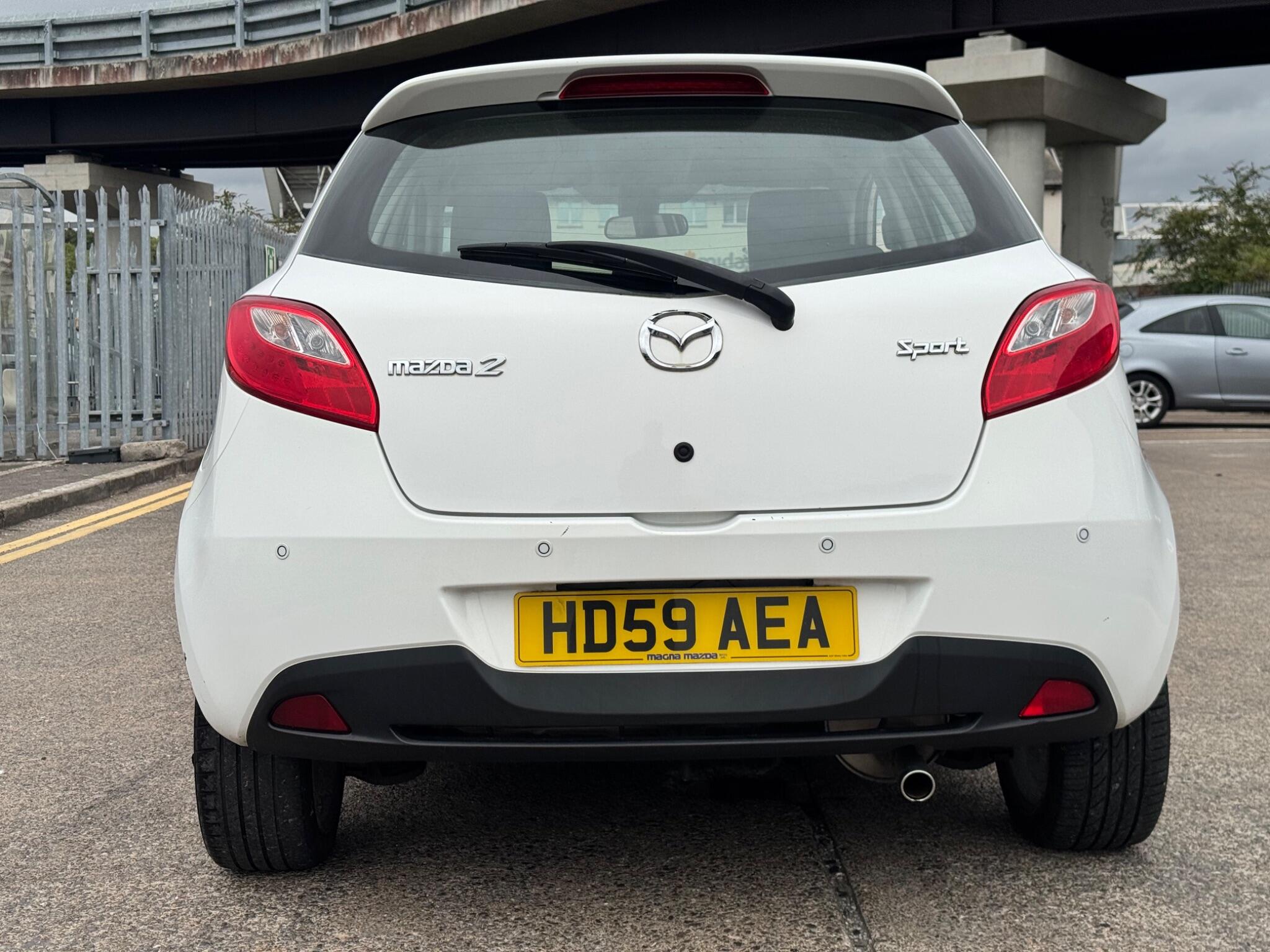 Mazda Mazda2 view 13
