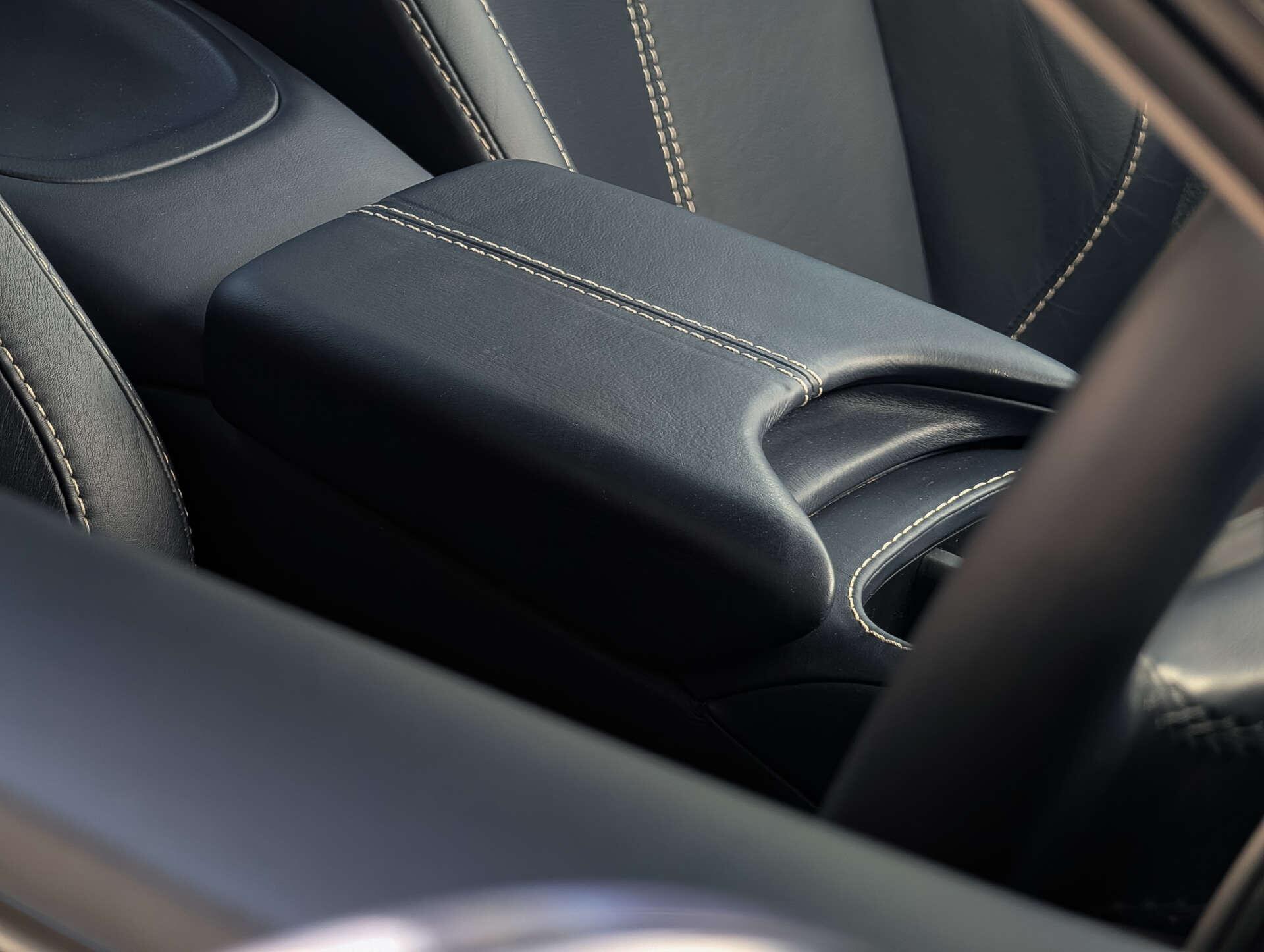 Aston Martin Vantage view 32