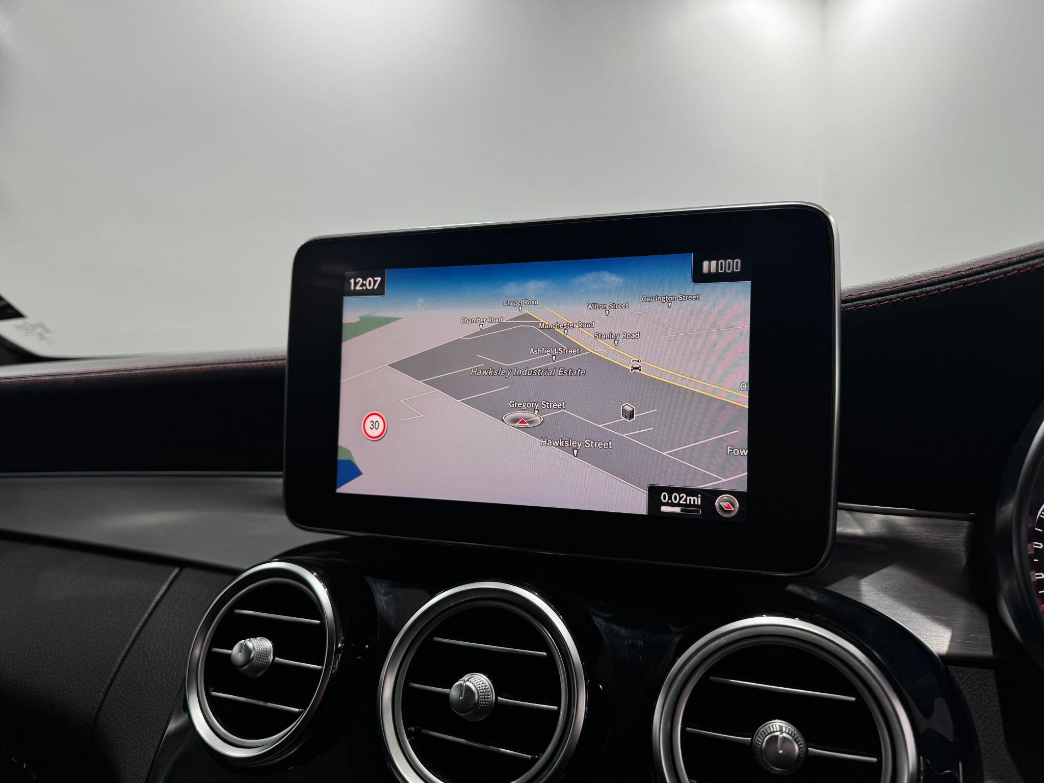 Mercedes-Benz C-Class view 24