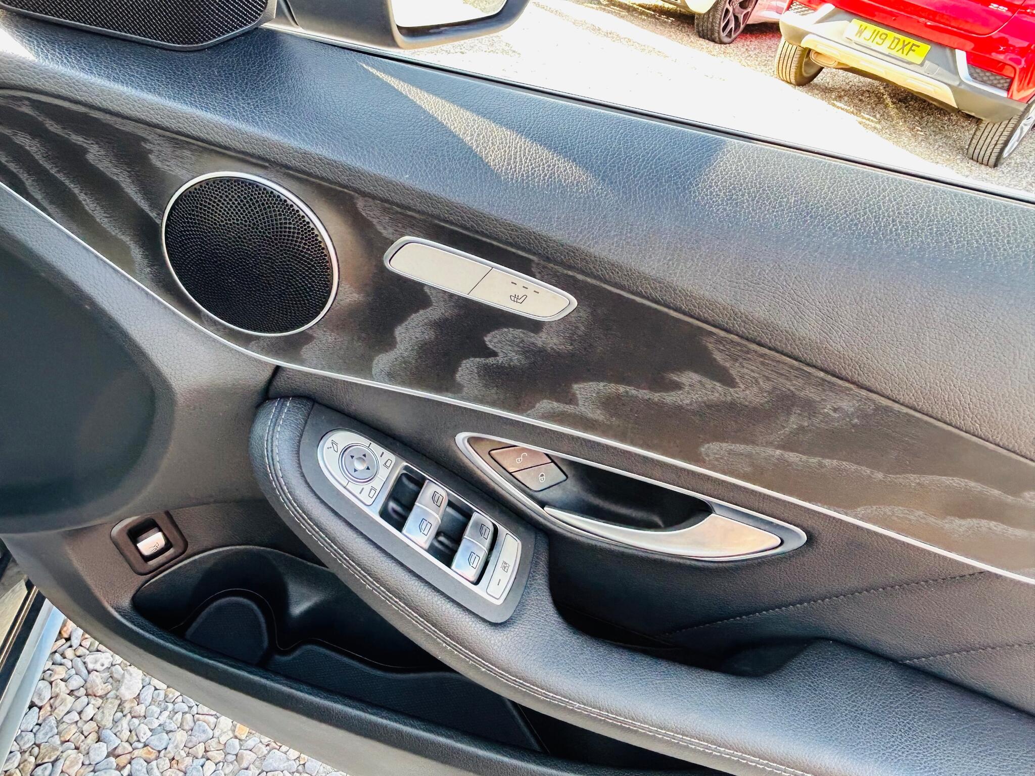 Mercedes-Benz C-Class view 14