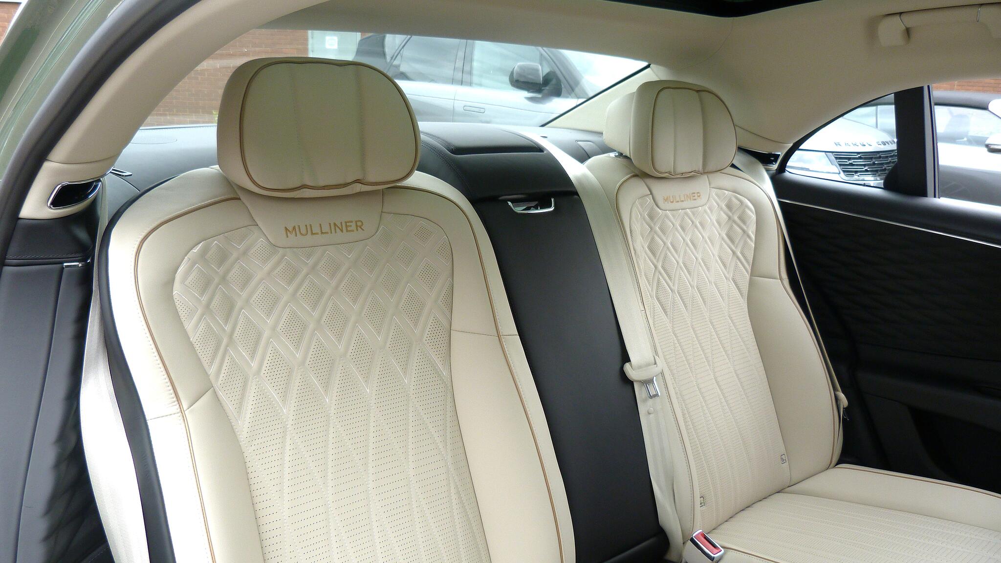 Bentley Flying Spur view 14
