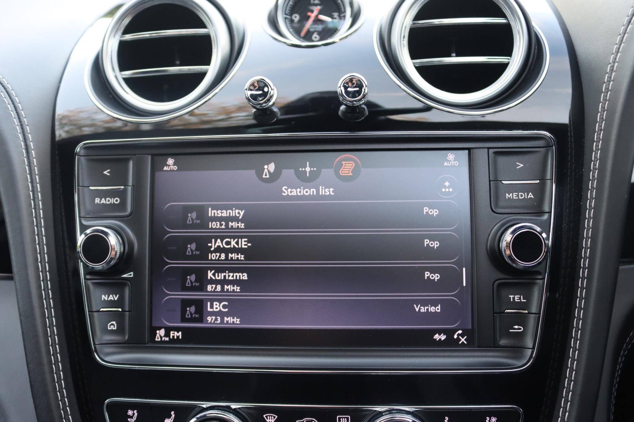 Bentley Bentayga view 67