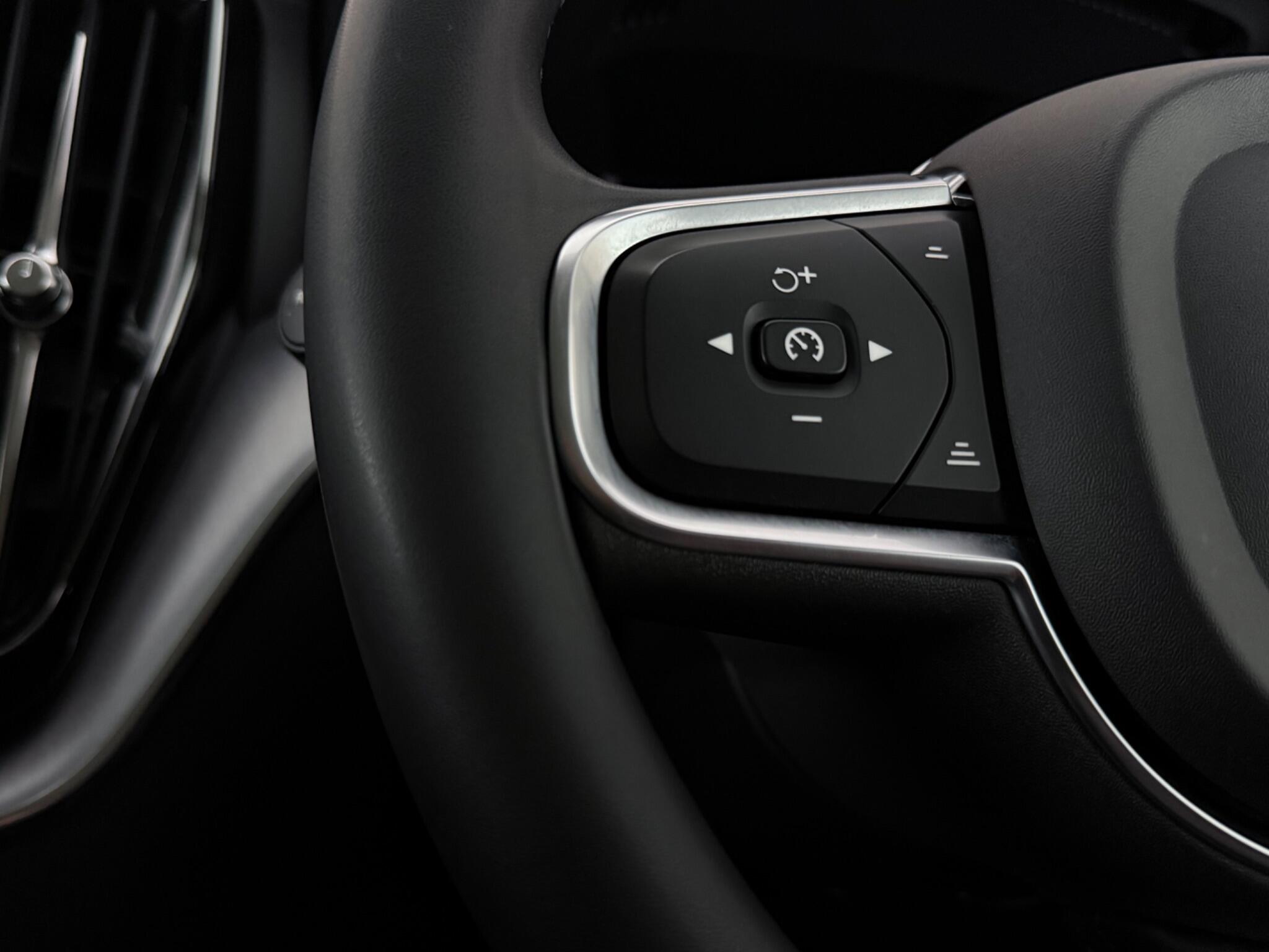 Volvo XC60 view 13