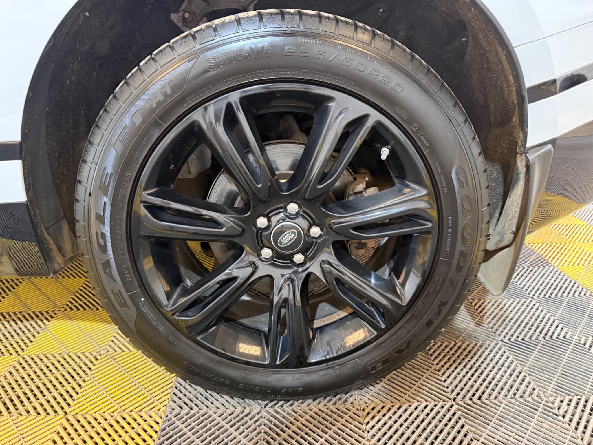 Land Rover Range Rover Velar view 65