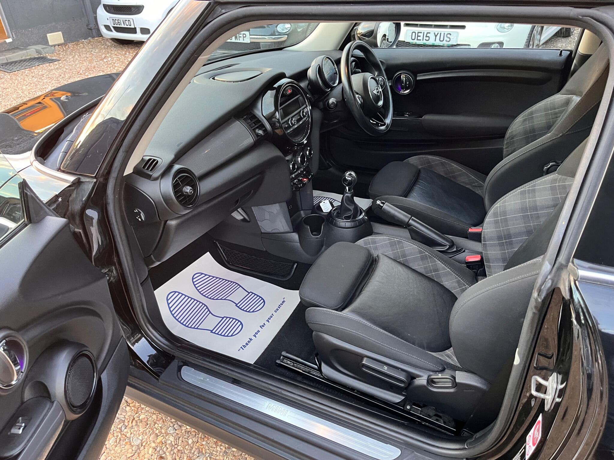 MINI Hatch view 36