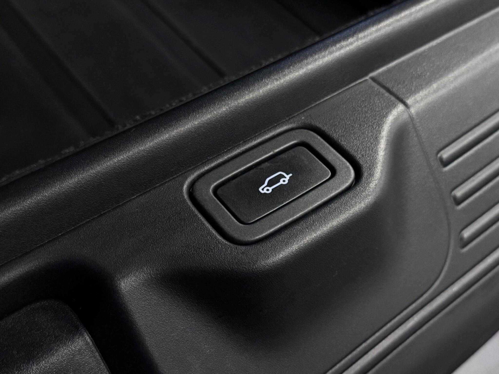 Land Rover Range Rover view 8