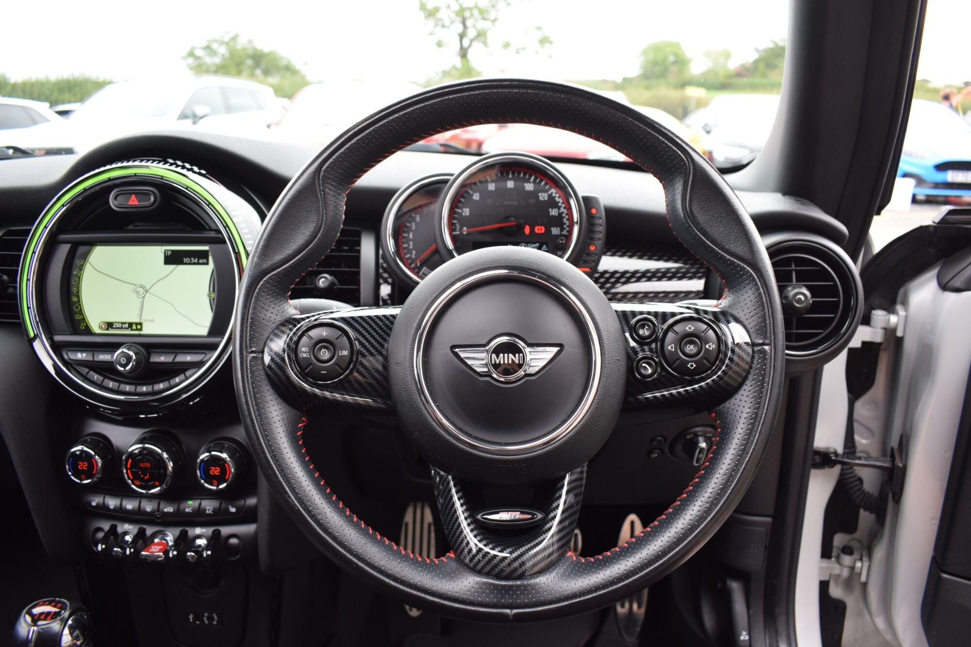 Mini Hatch view 10