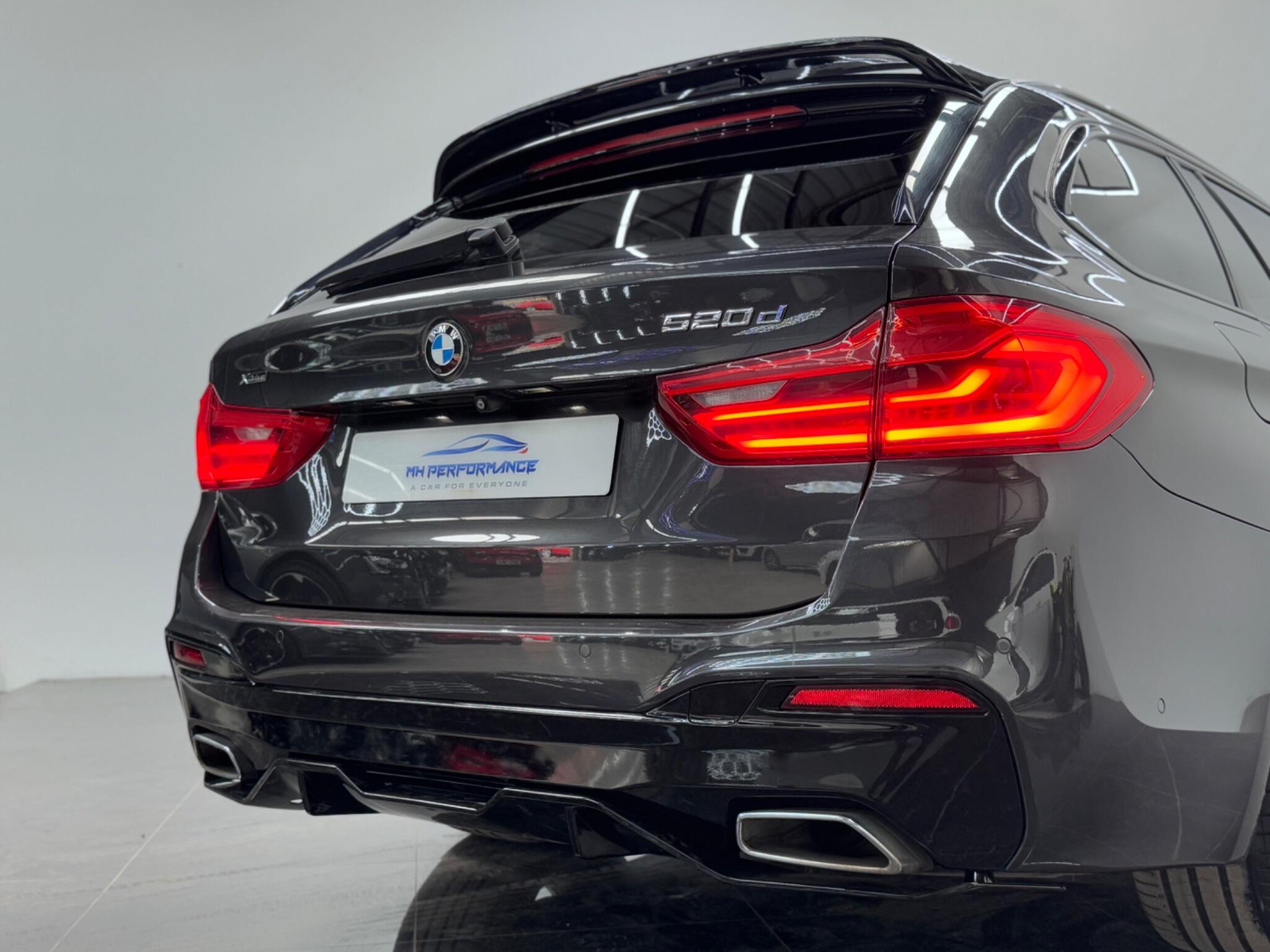 BMW 5 Series view 16