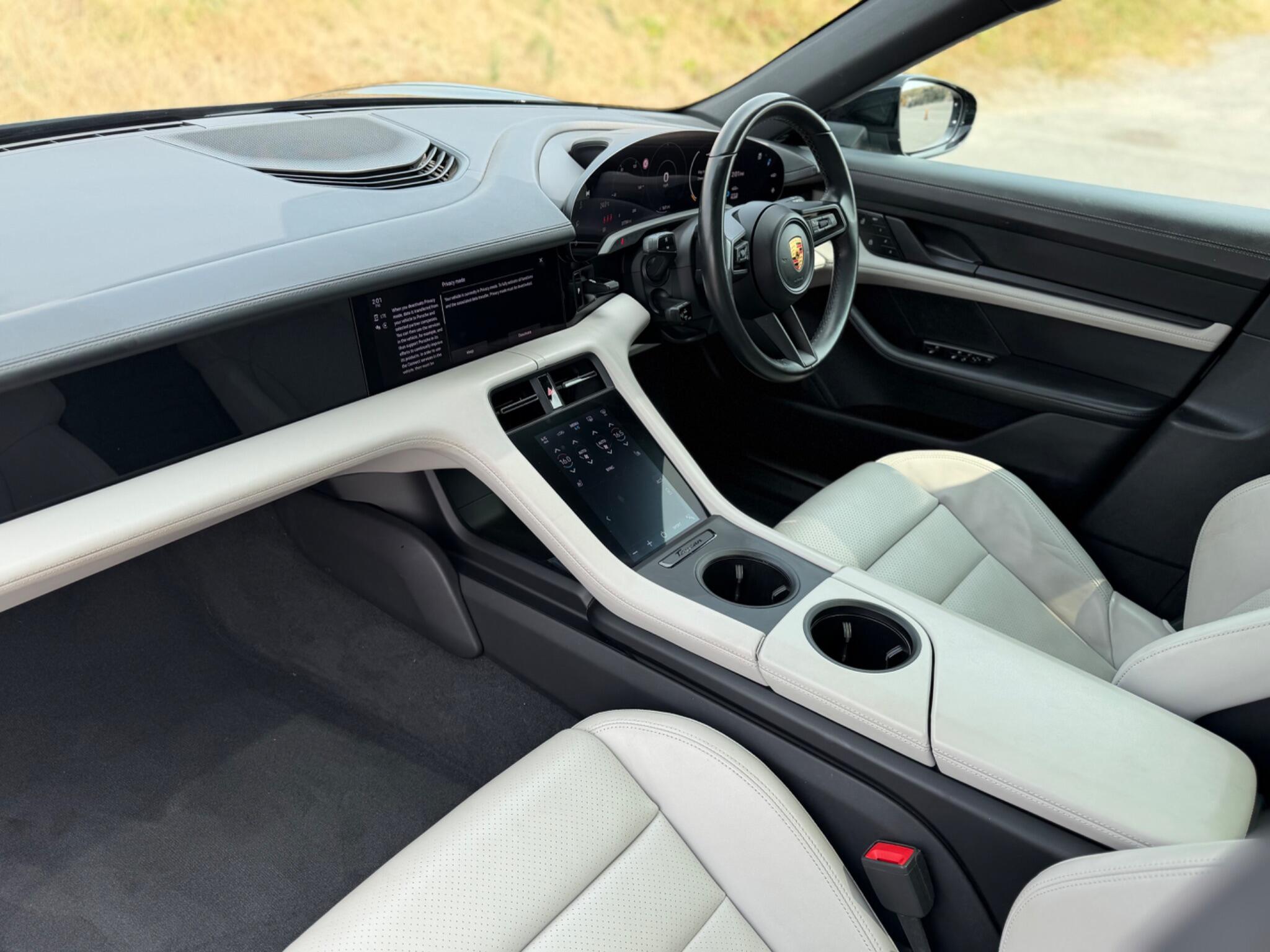 Porsche Taycan view 10