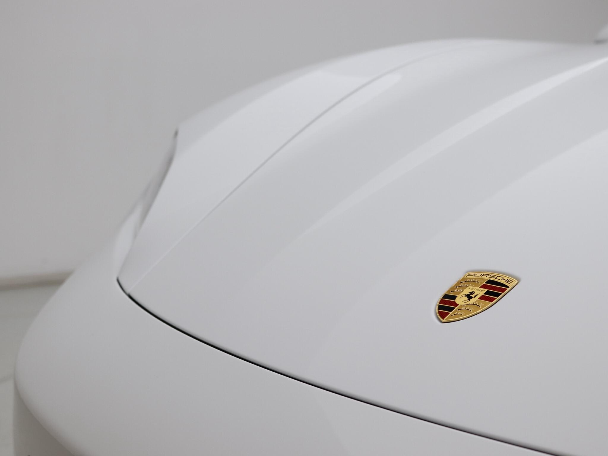 Porsche Taycan view 22