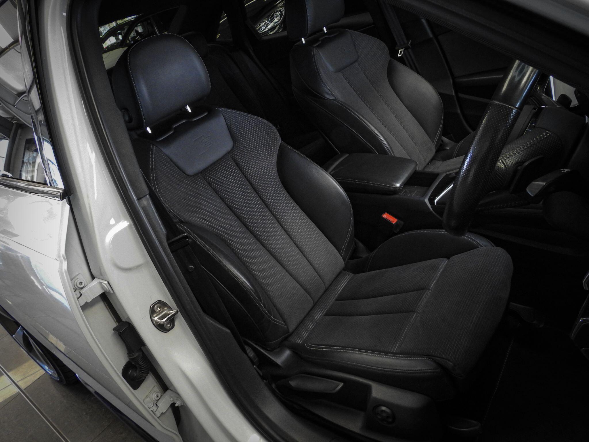 Audi A4 view 35