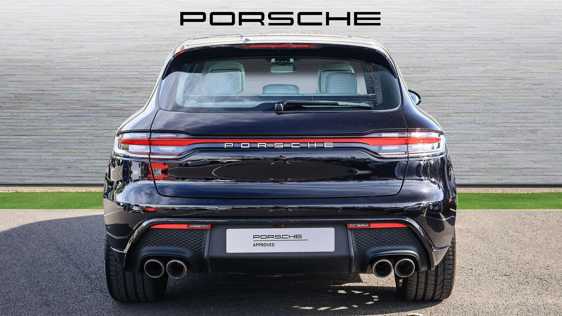 Porsche Macan view 10