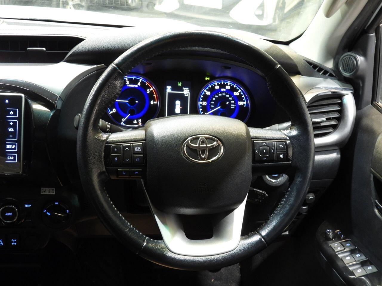 Toyota Hilux view 31