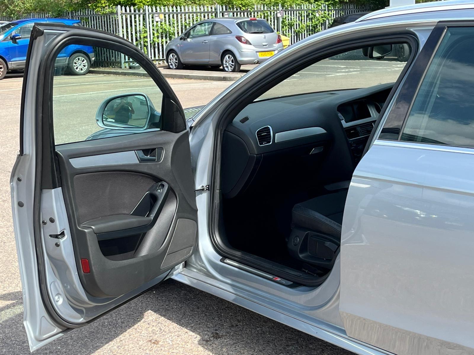 Audi A4 view 40