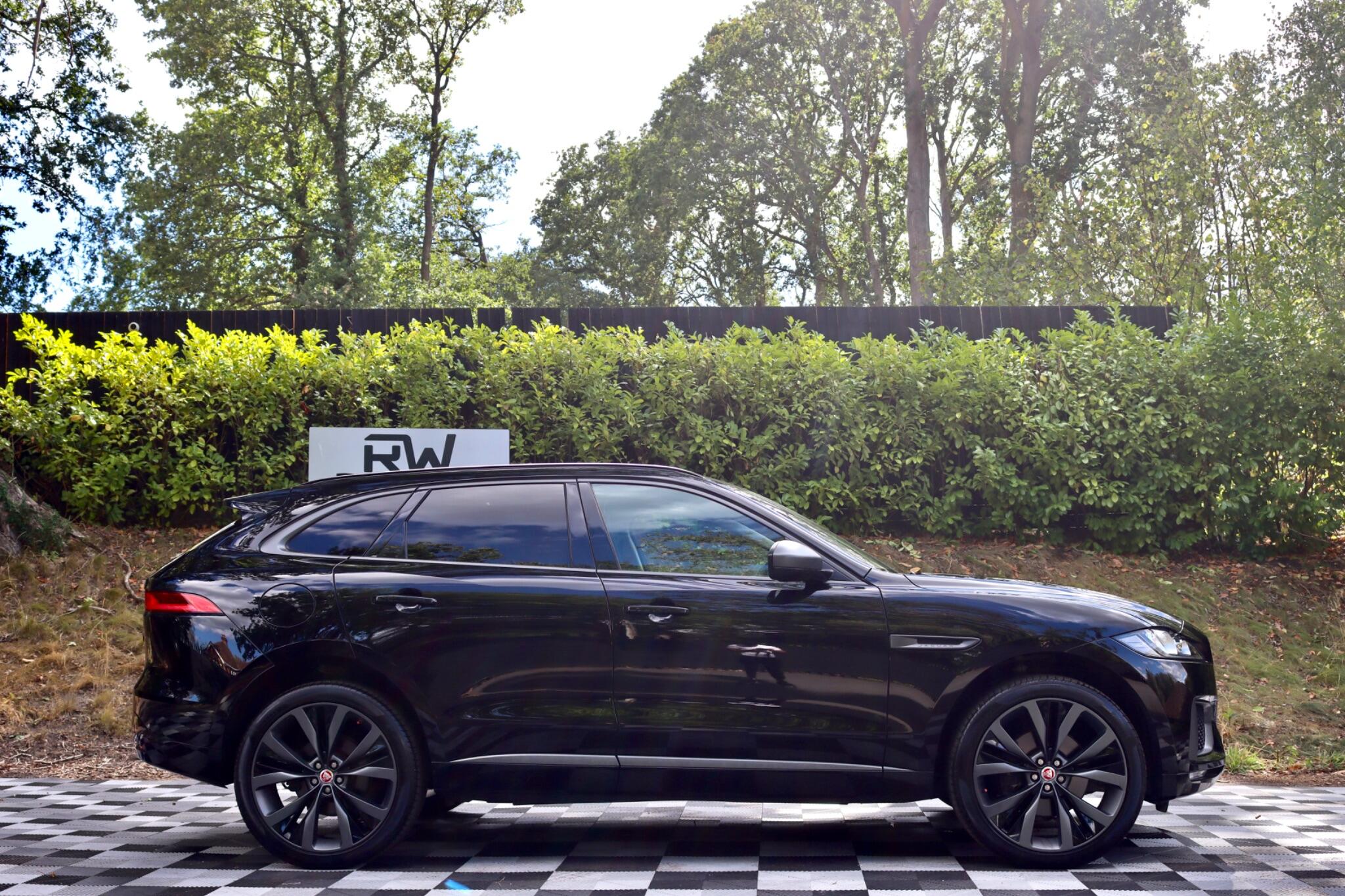 Jaguar F-Pace view 23