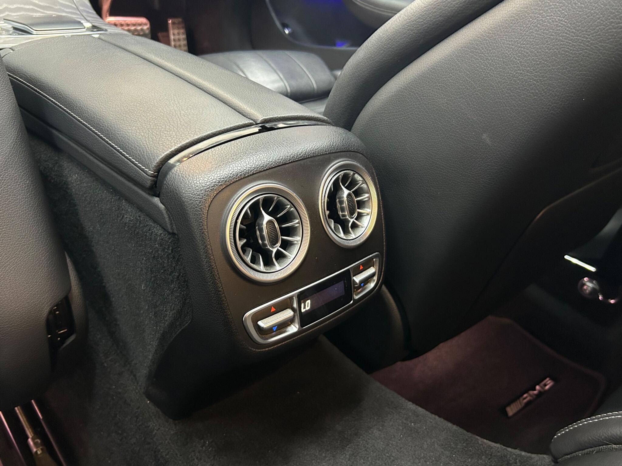 Mercedes-Benz E Class view 29