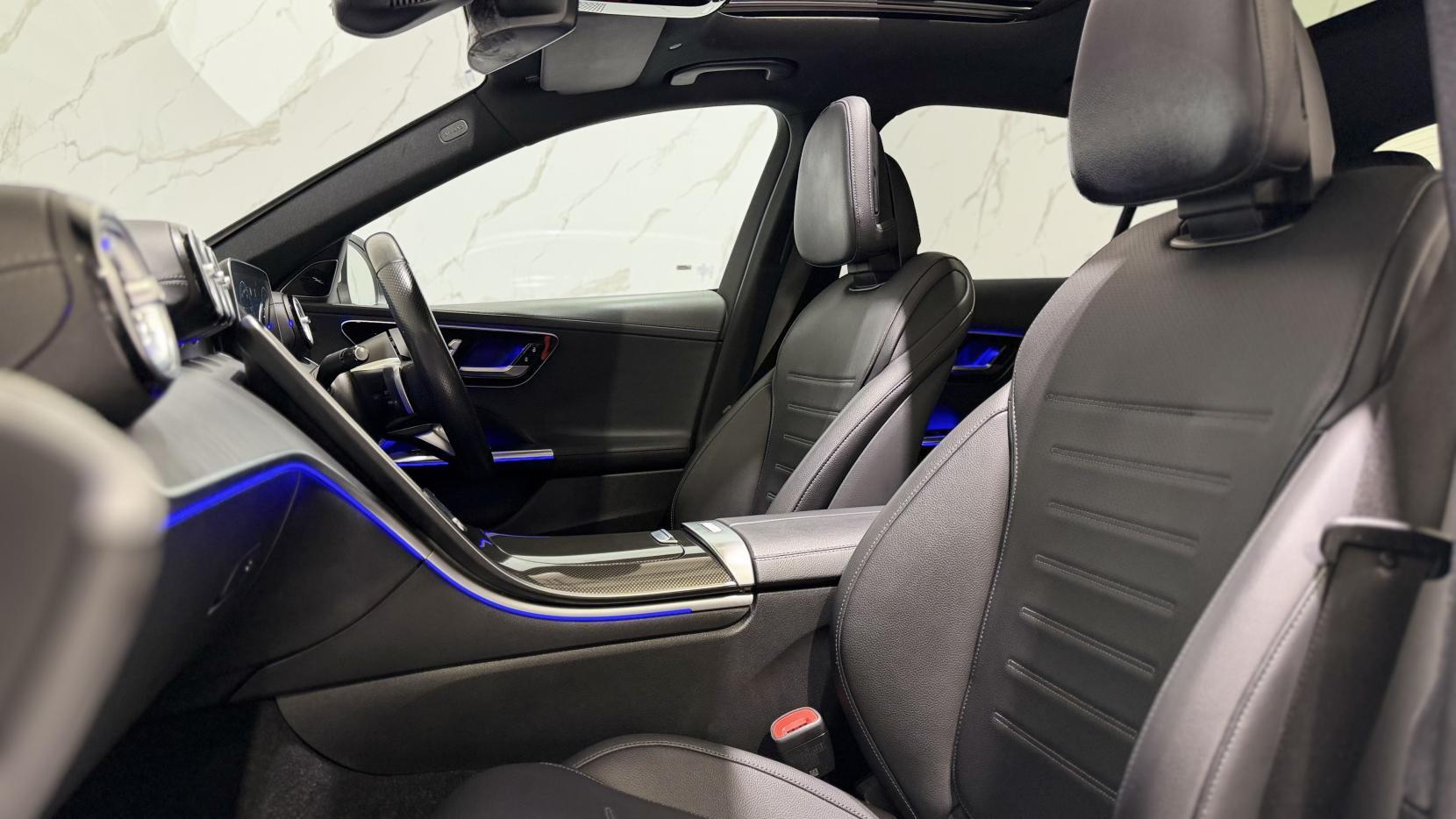 Mercedes-Benz C-Class view 9