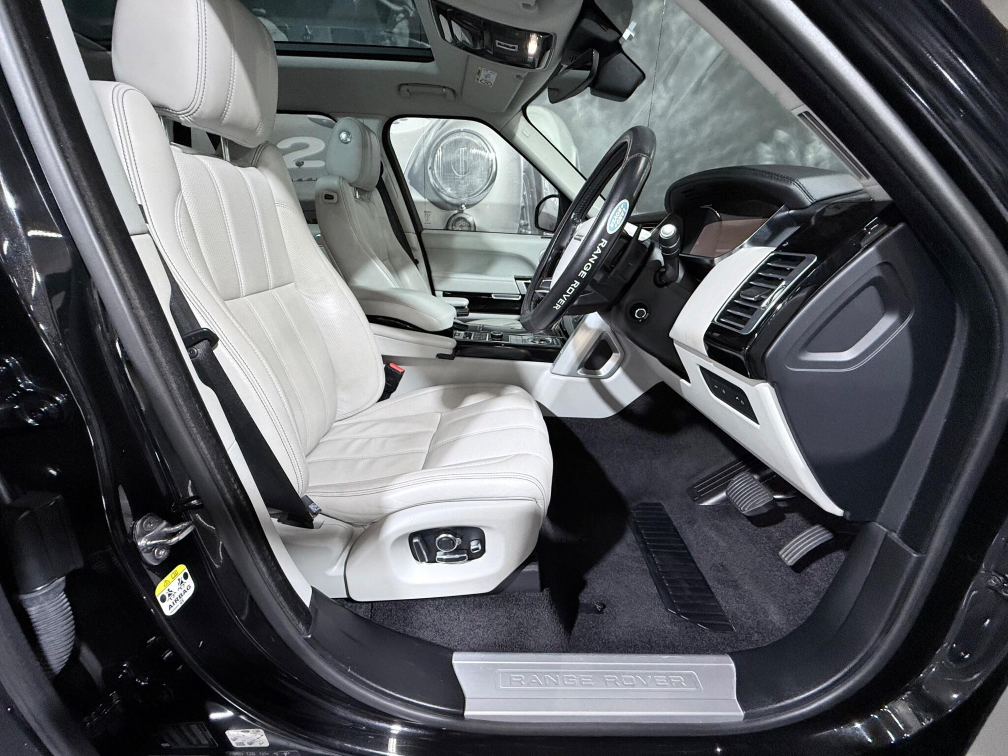 Land Rover Range Rover view 10
