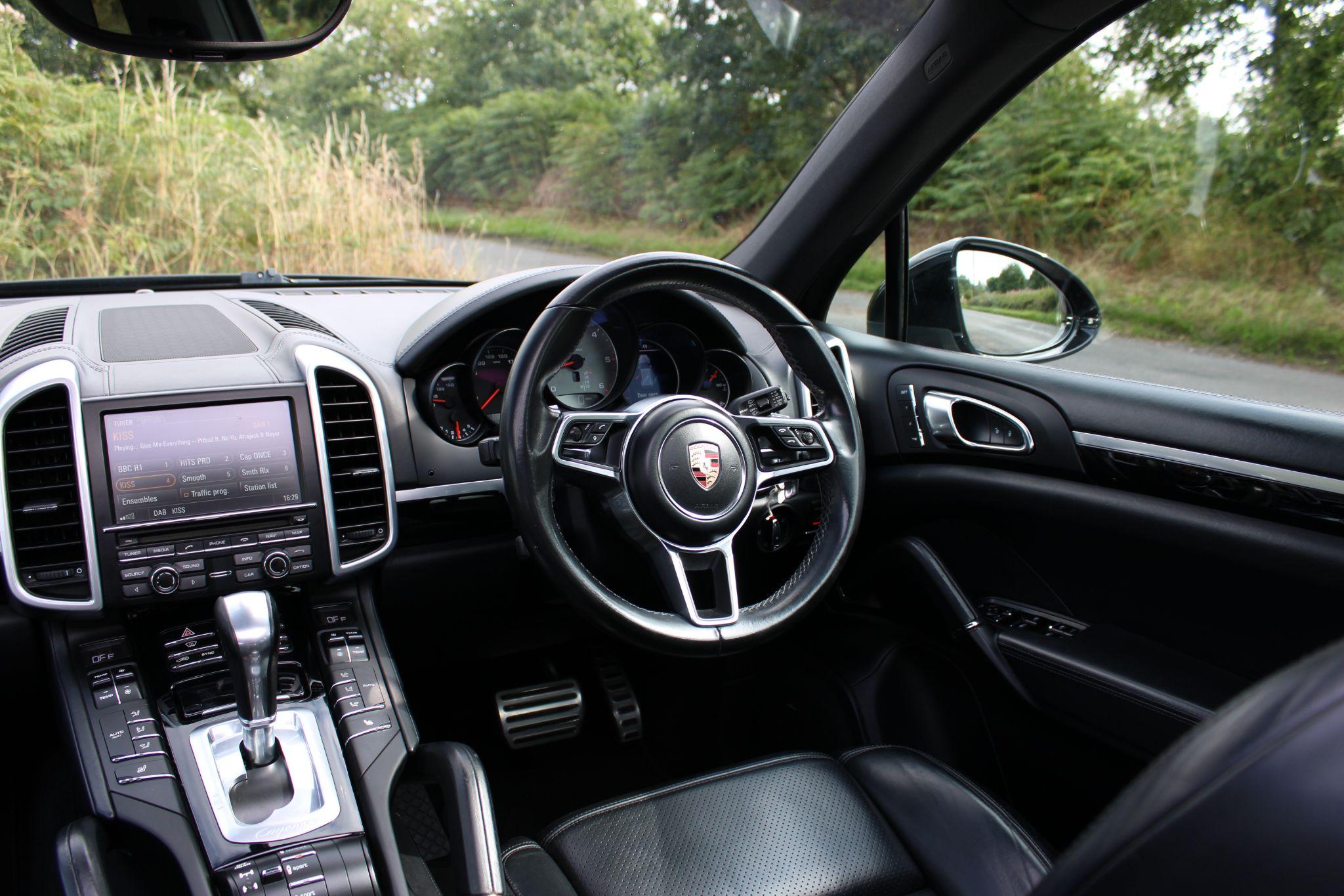 2016 Porsche Cayenne 4.2 TD V8 S TiptronicS 4WD Euro 6 (s/s) 5dr • 87,000 miles image 33