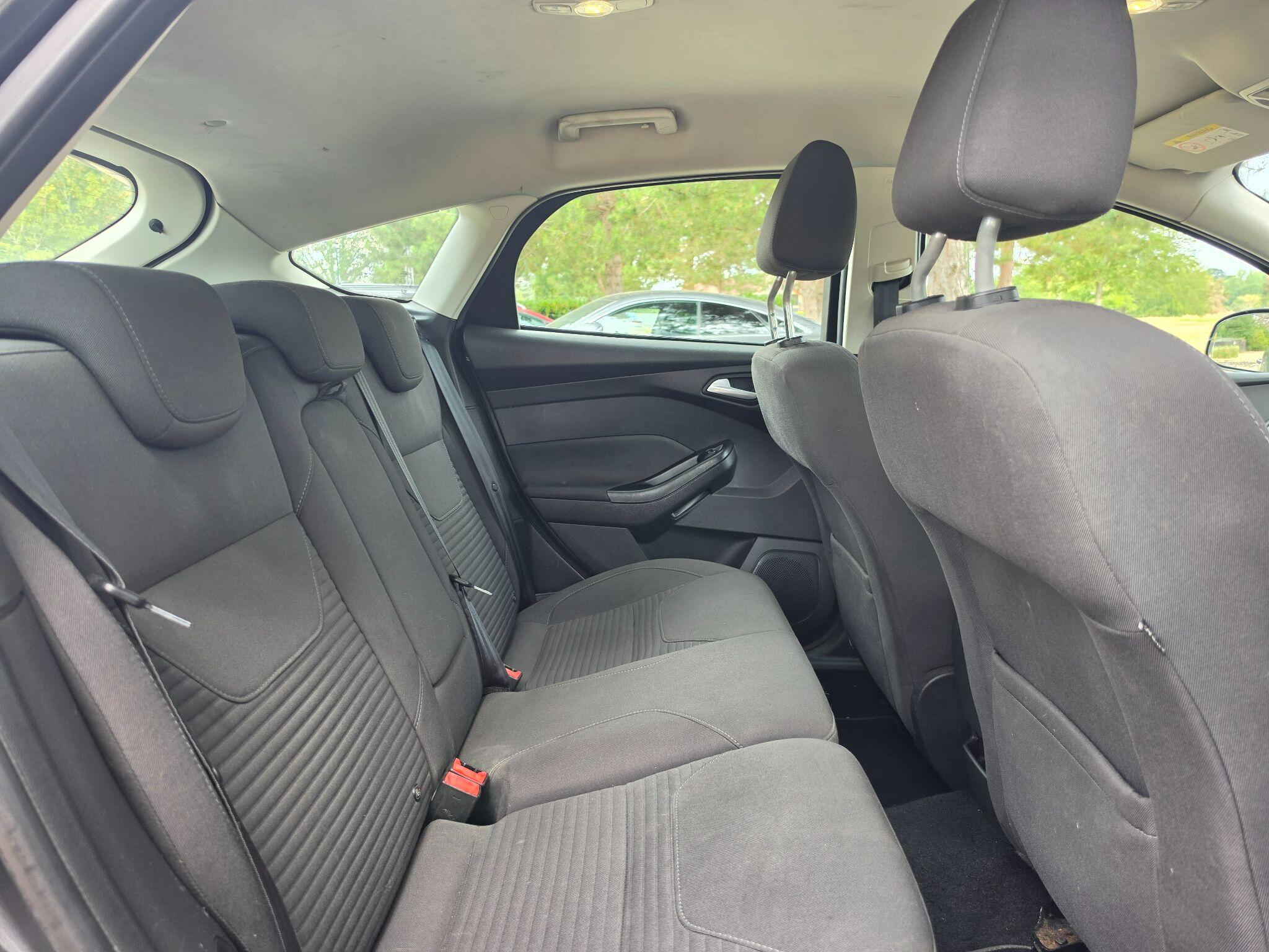 Ford Focus view 37