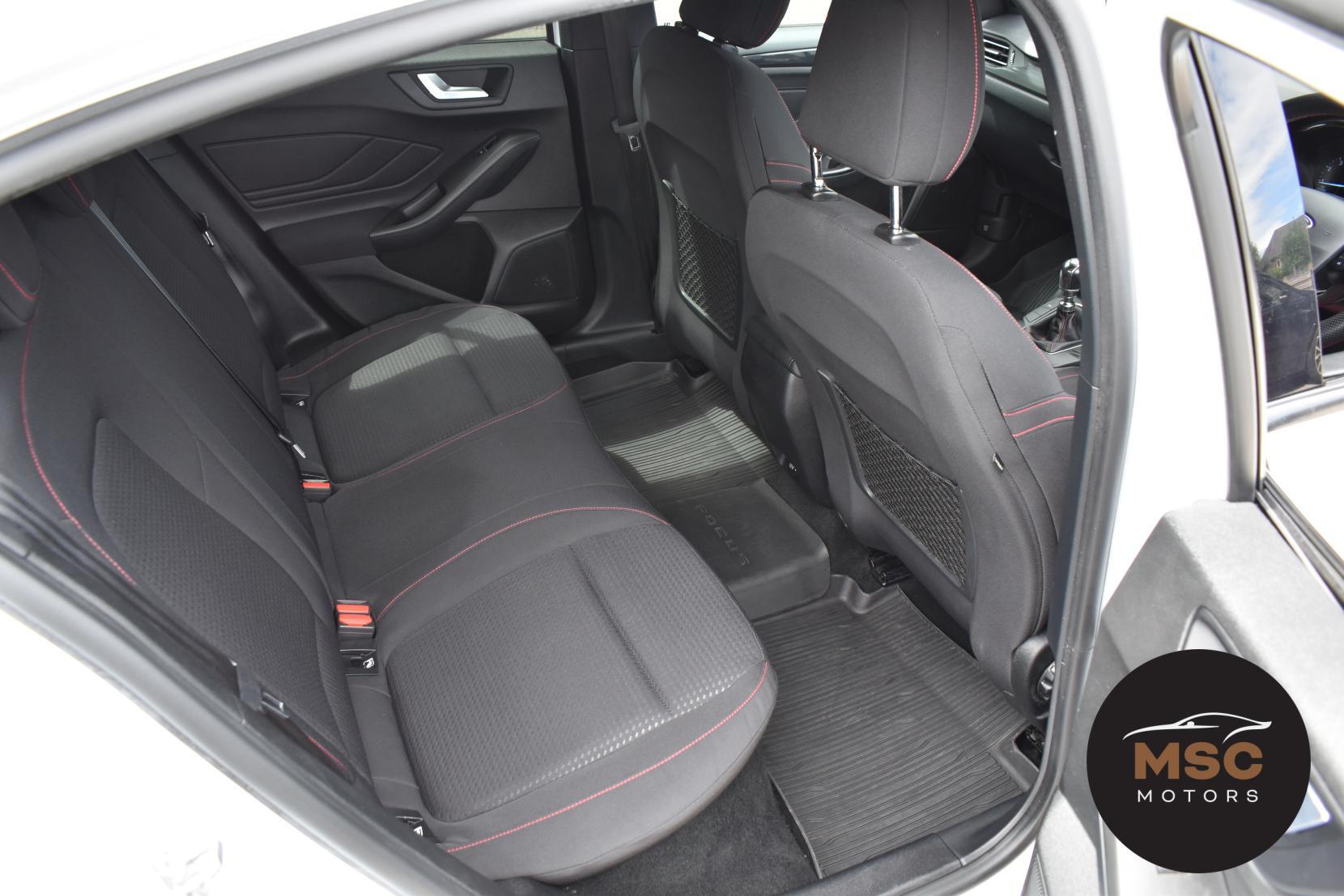 Ford Focus view 35