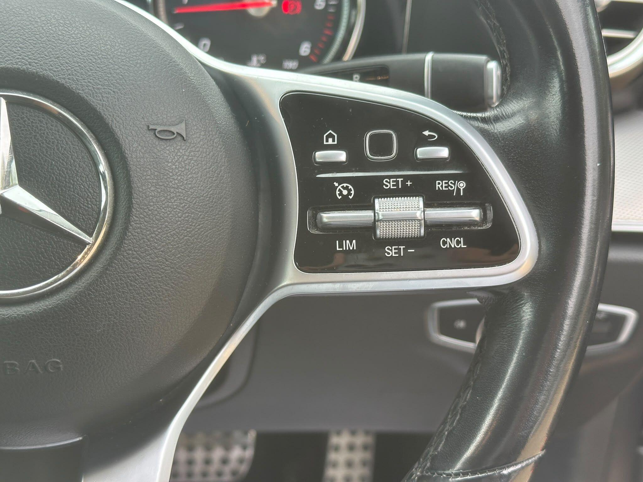 Mercedes-Benz E Class view 30