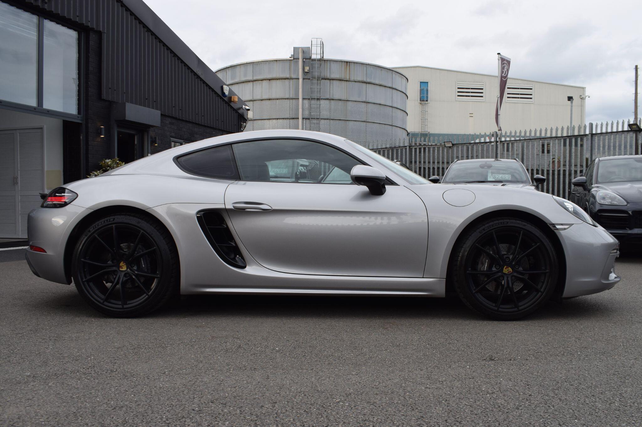 Porsche 718 Cayman view 4