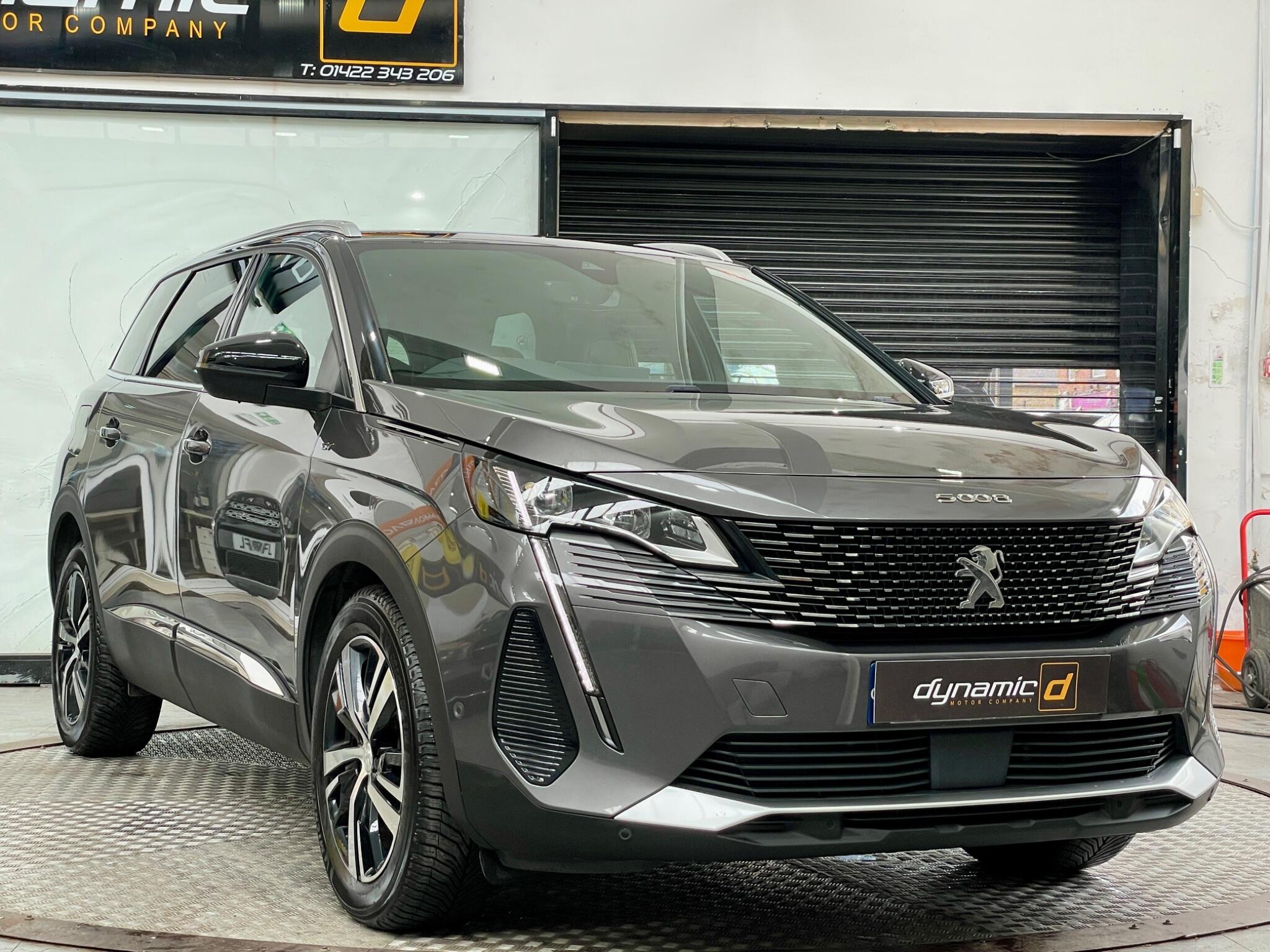 Peugeot 5008 view 2