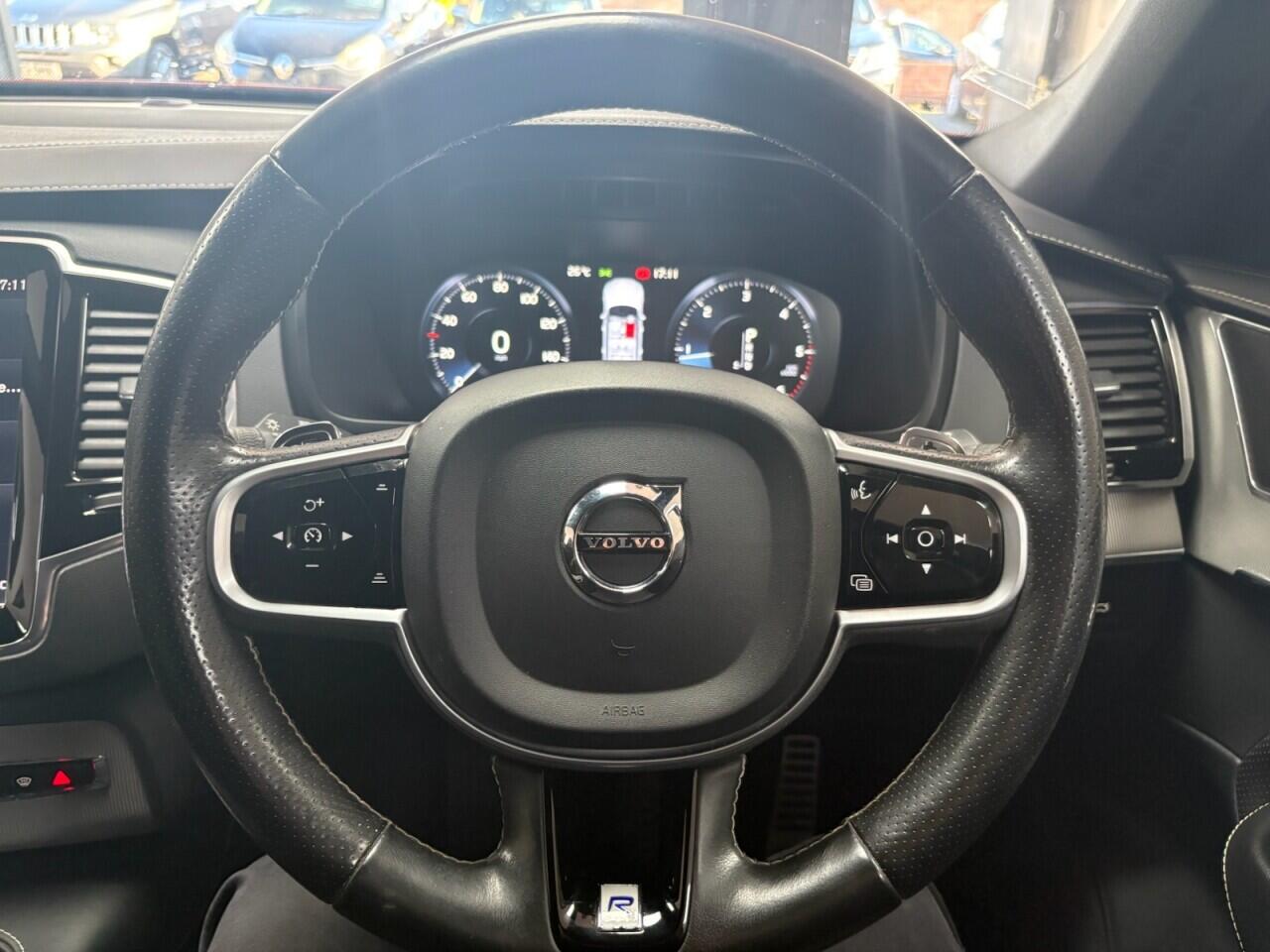 Volvo XC90 view 19