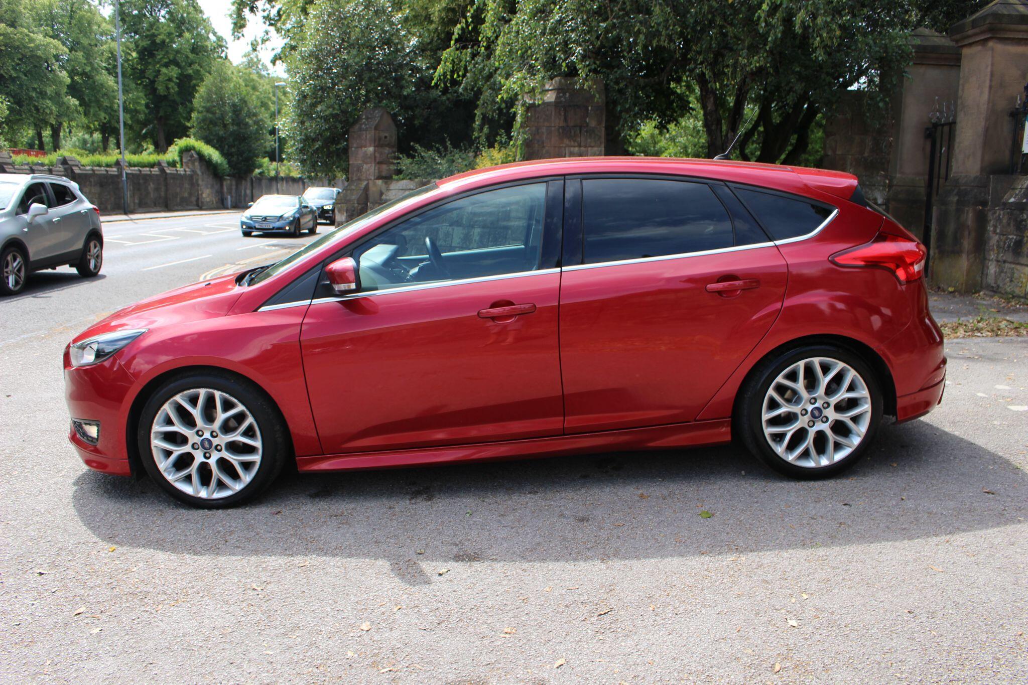 Ford Focus view 6