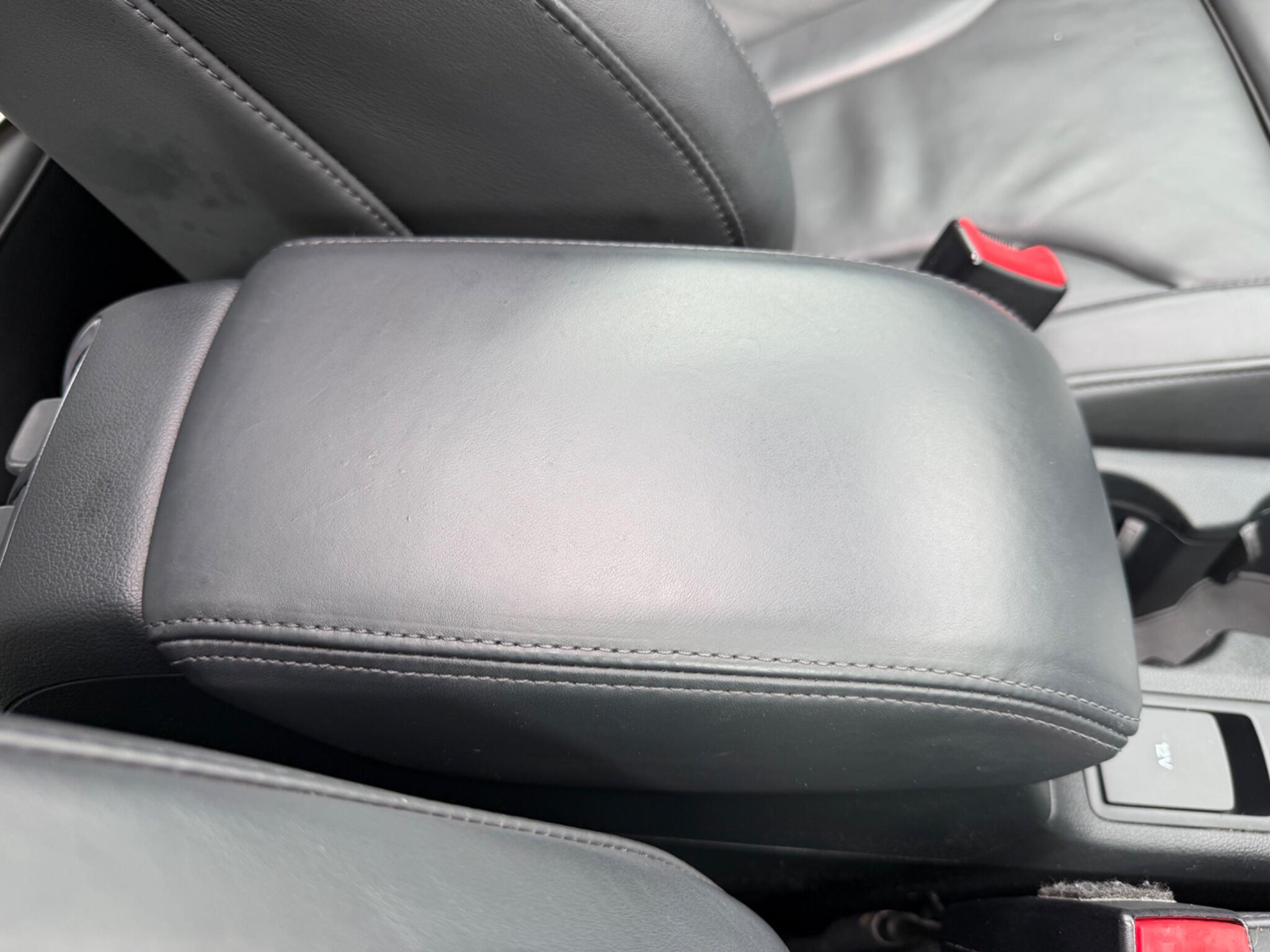 Audi Q3 view 44
