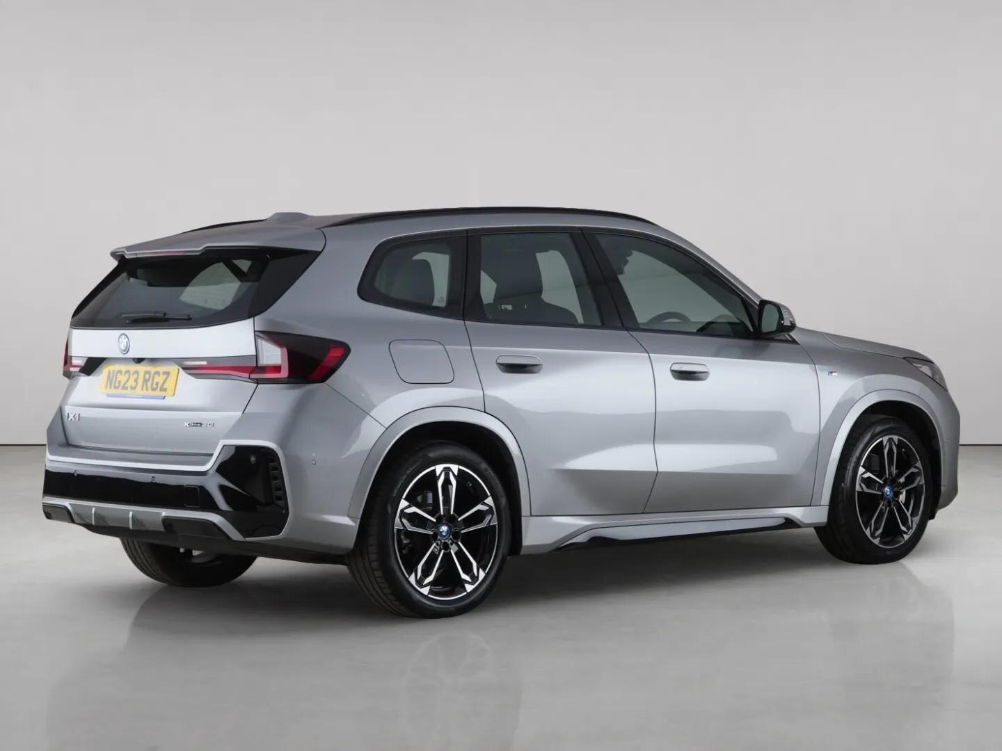 BMW Ix1 view 8