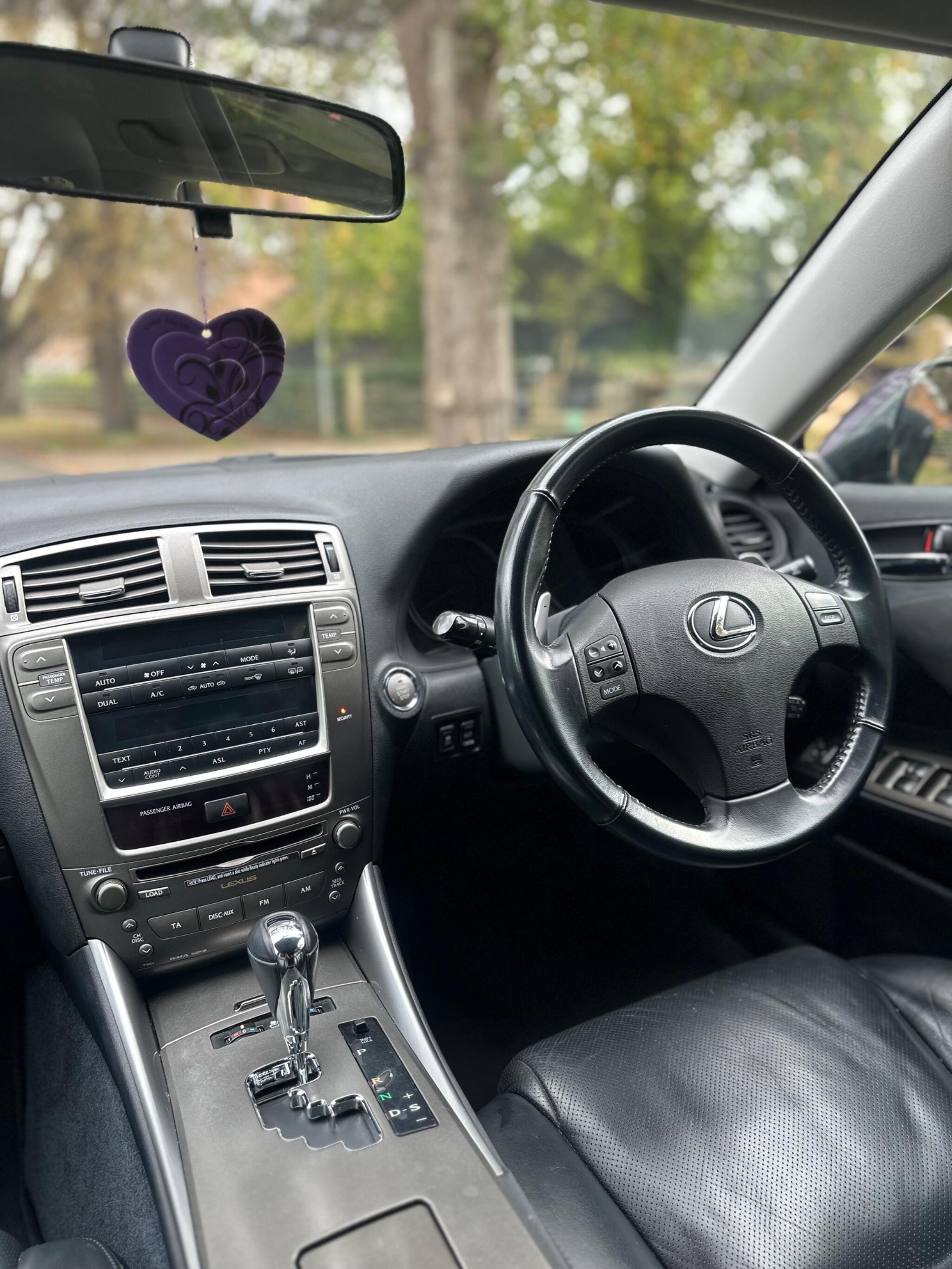 2008 Lexus IS image 23