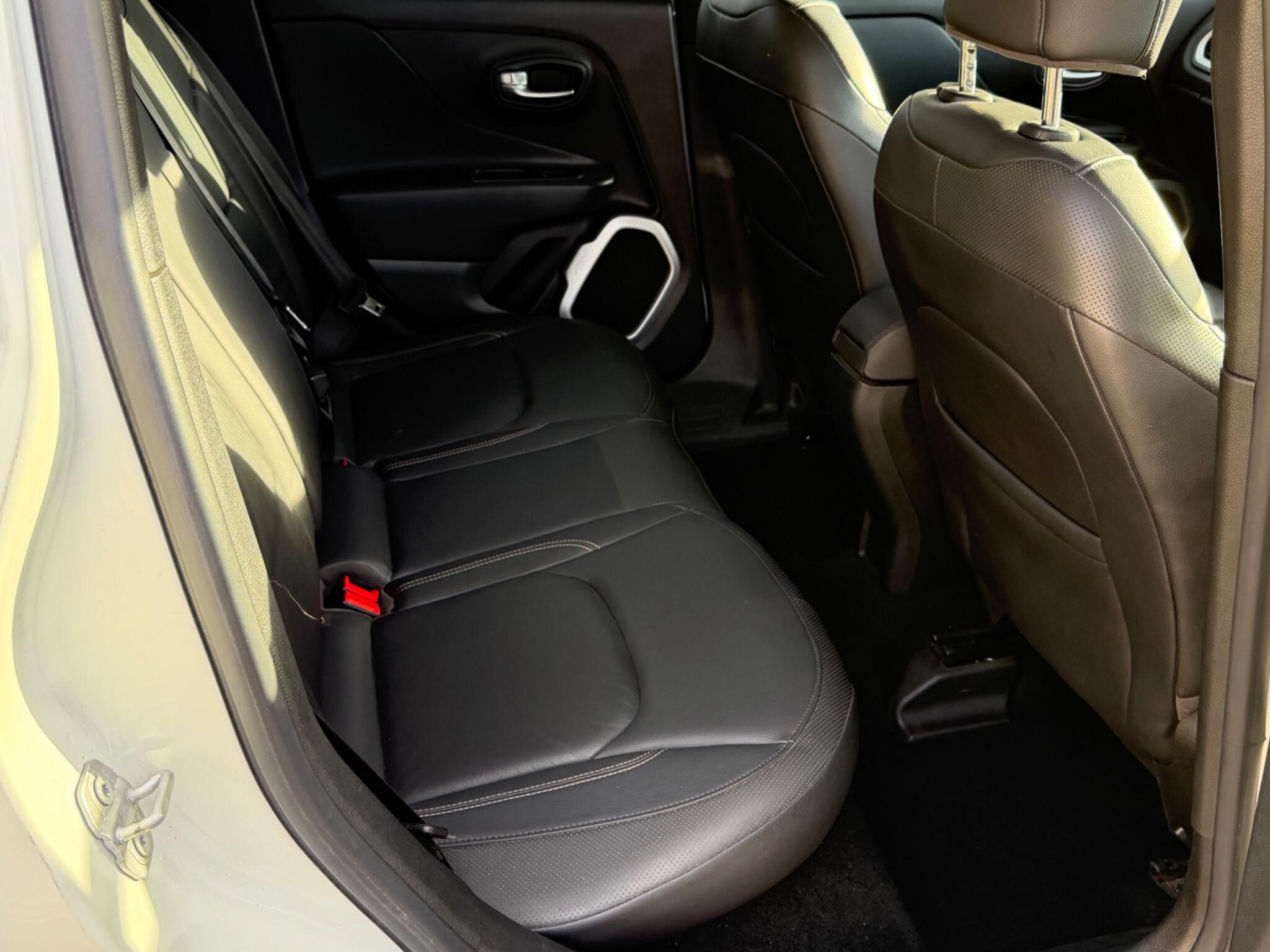 Jeep Renegade view 18