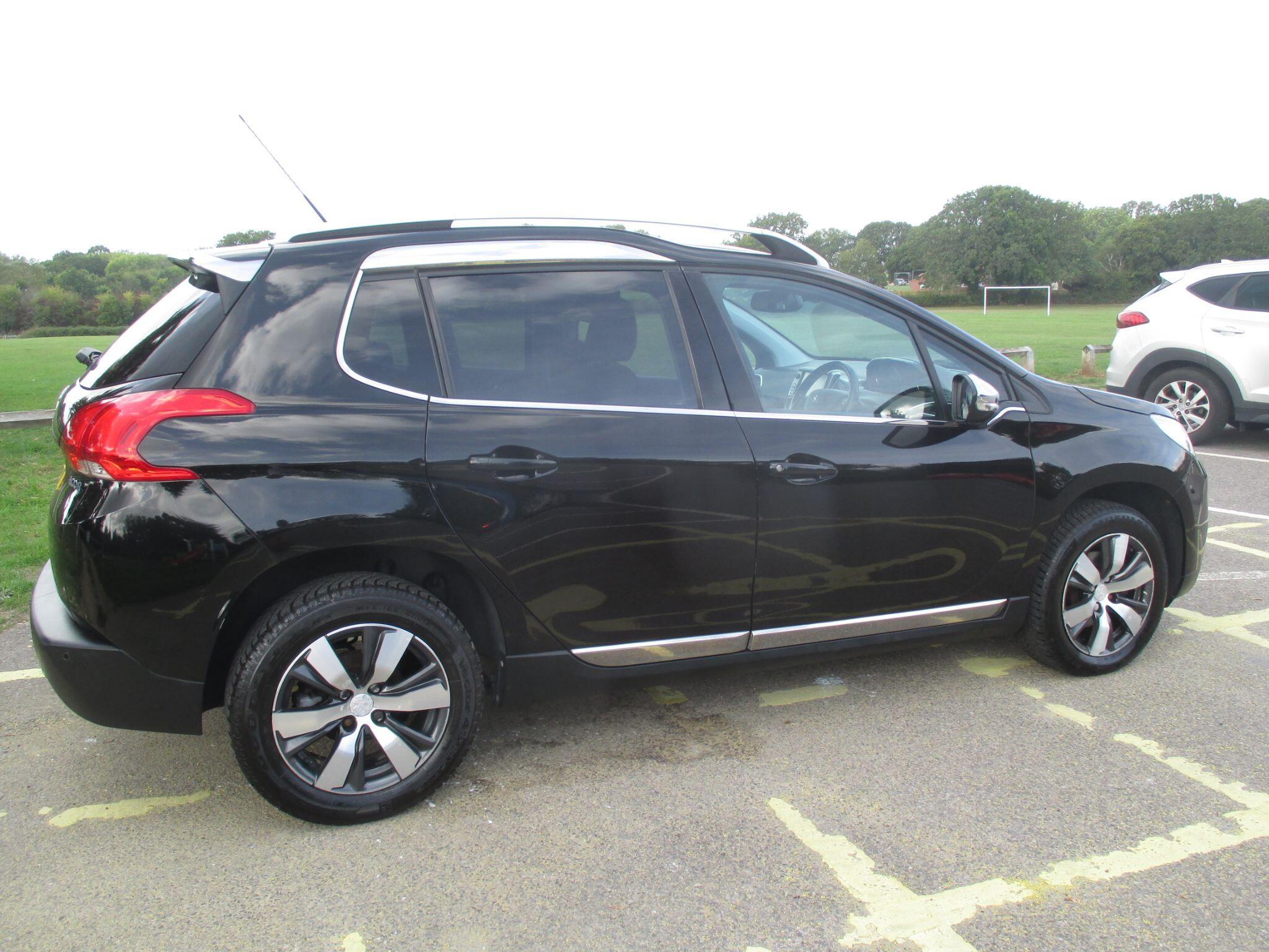 Peugeot 2008 view 7