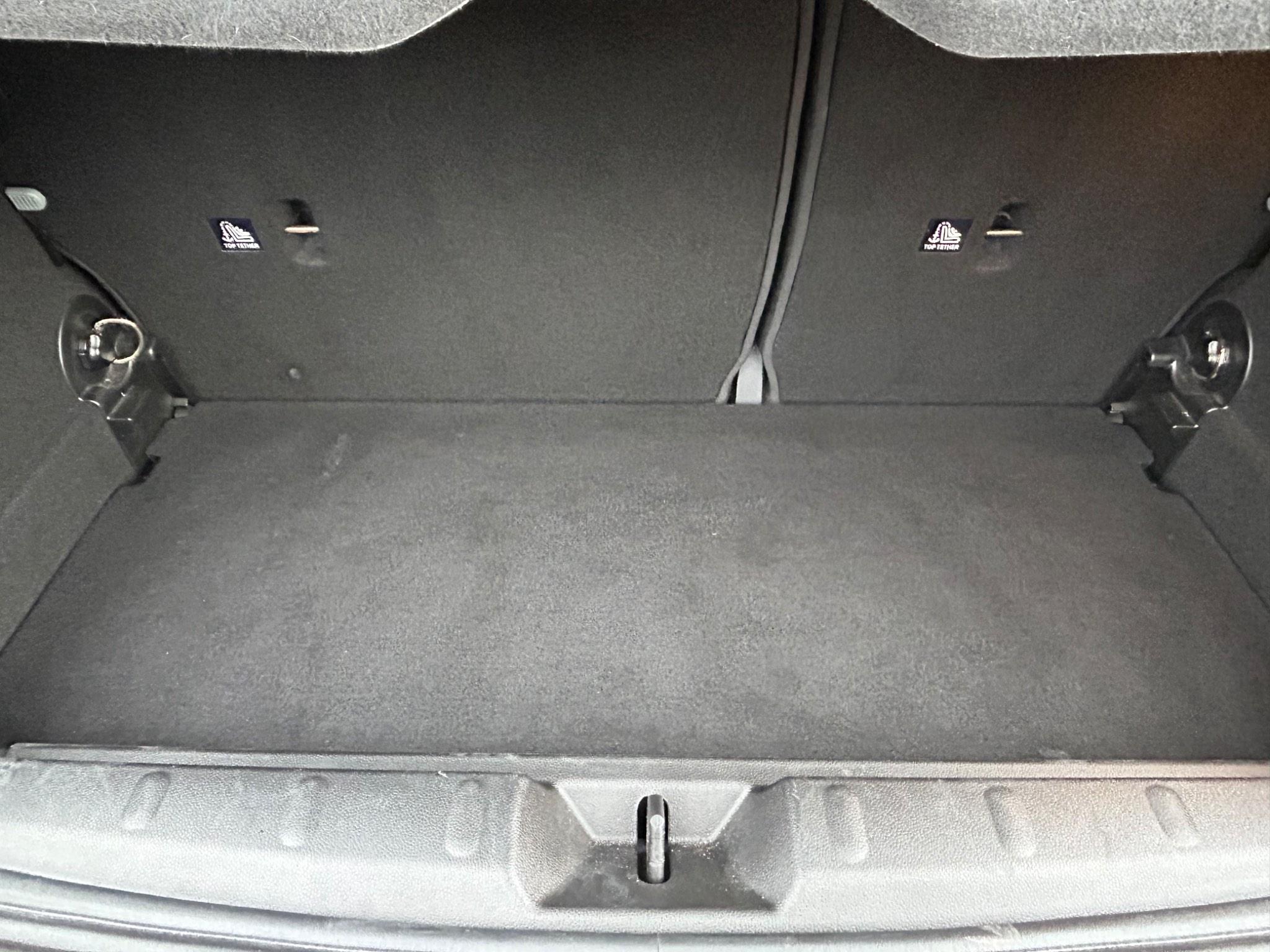 Mini Hatch view 10