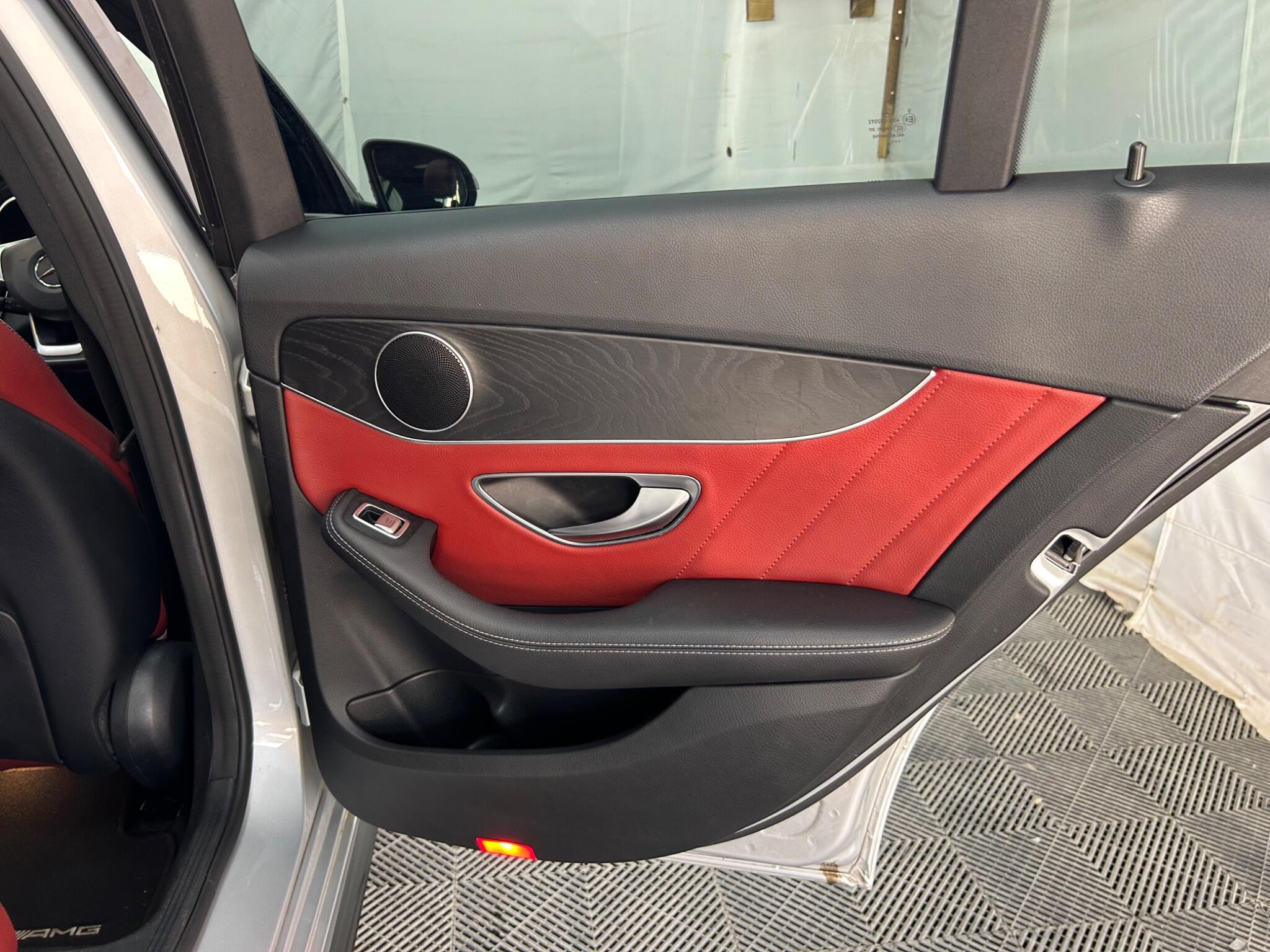 Mercedes-Benz C Class view 28