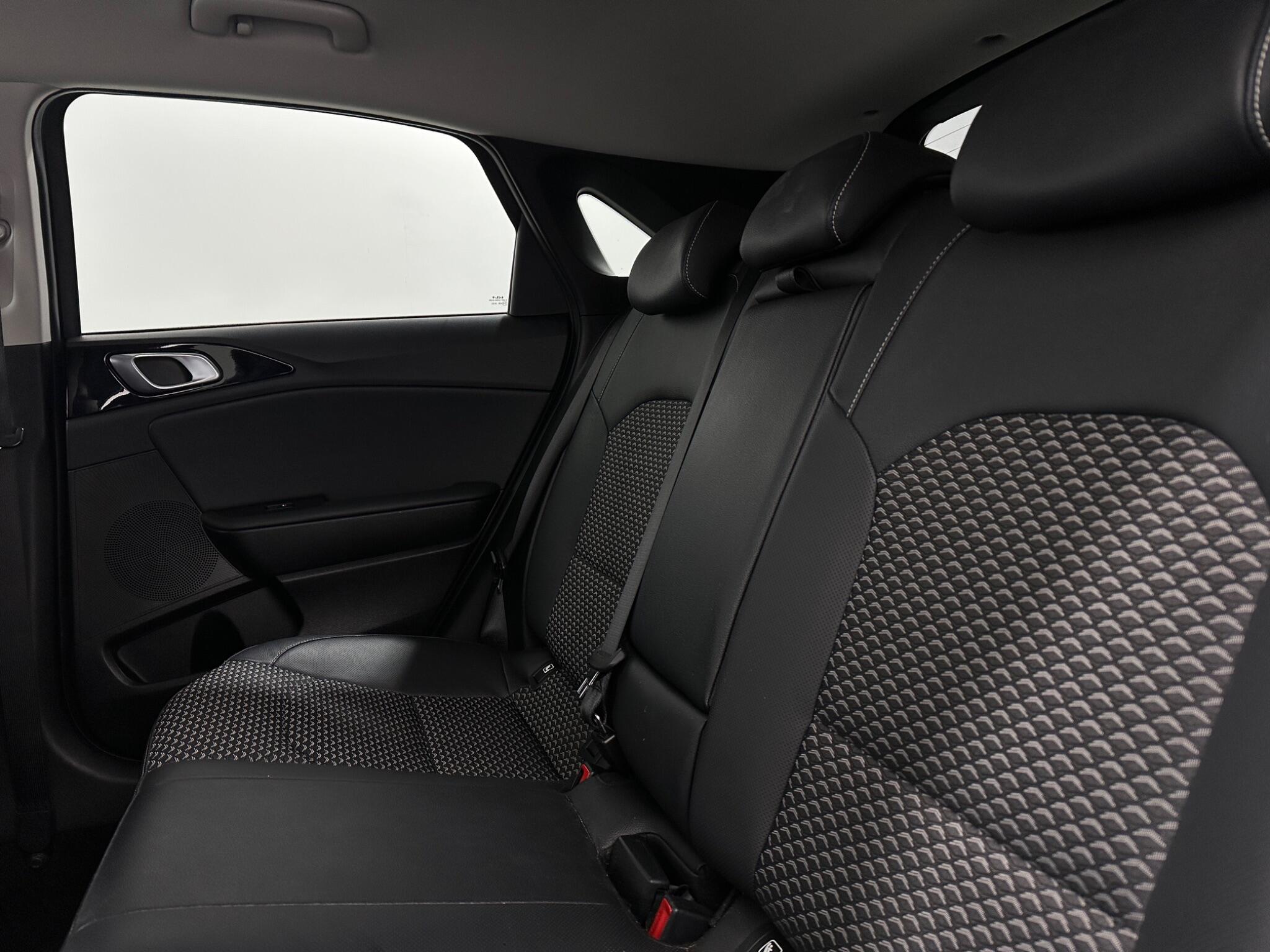 Kia Ceed view 35