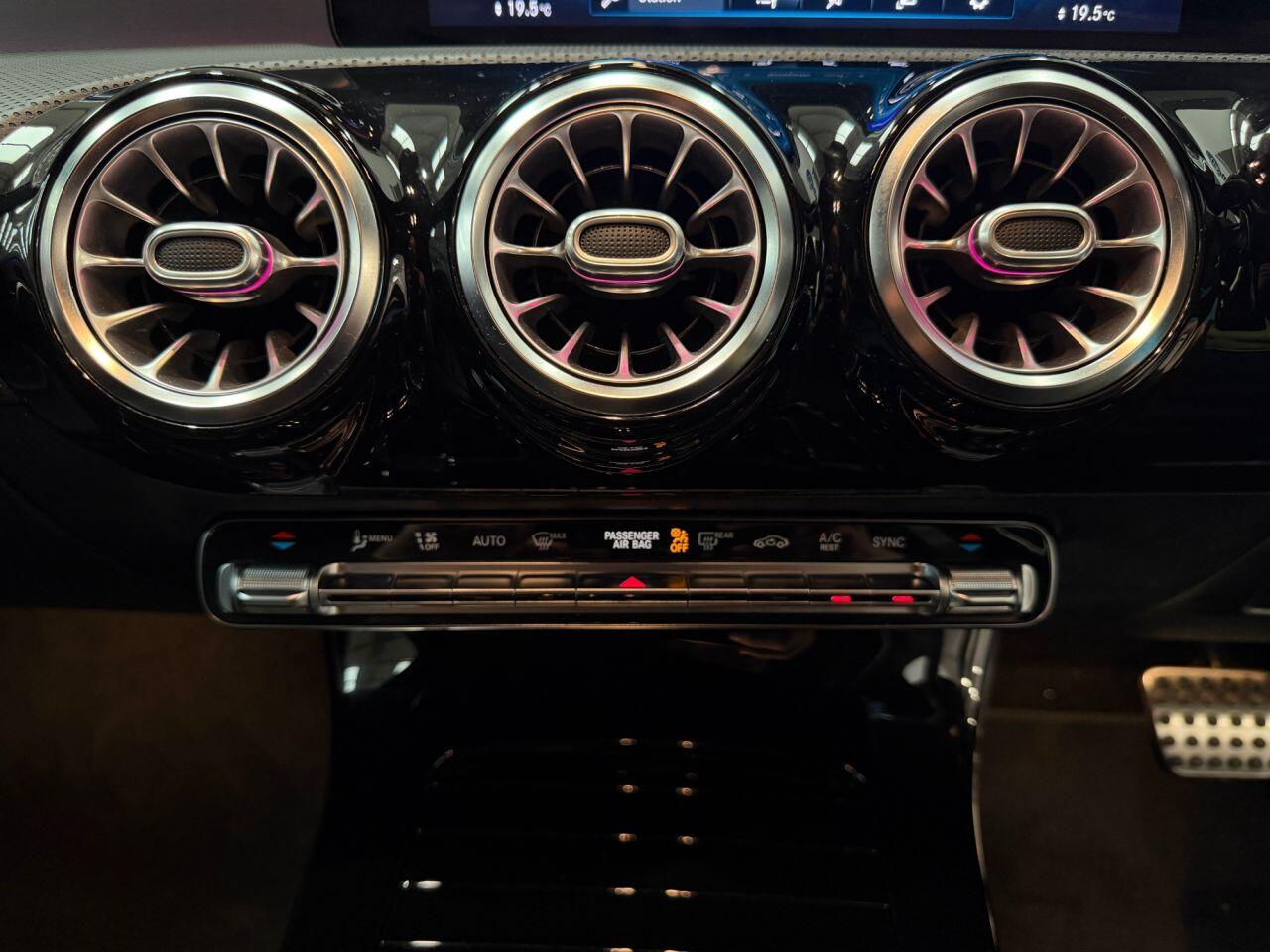 Mercedes-Benz Cla view 23
