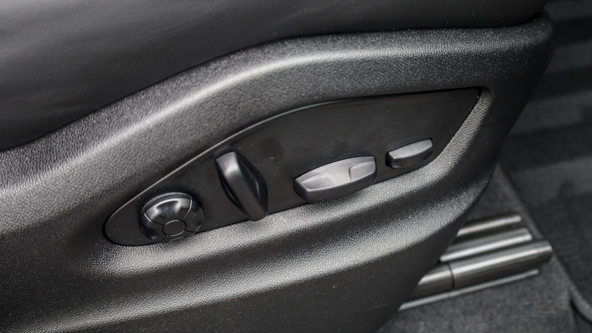 Porsche Cayenne view 29