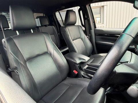 Toyota Hilux view 14