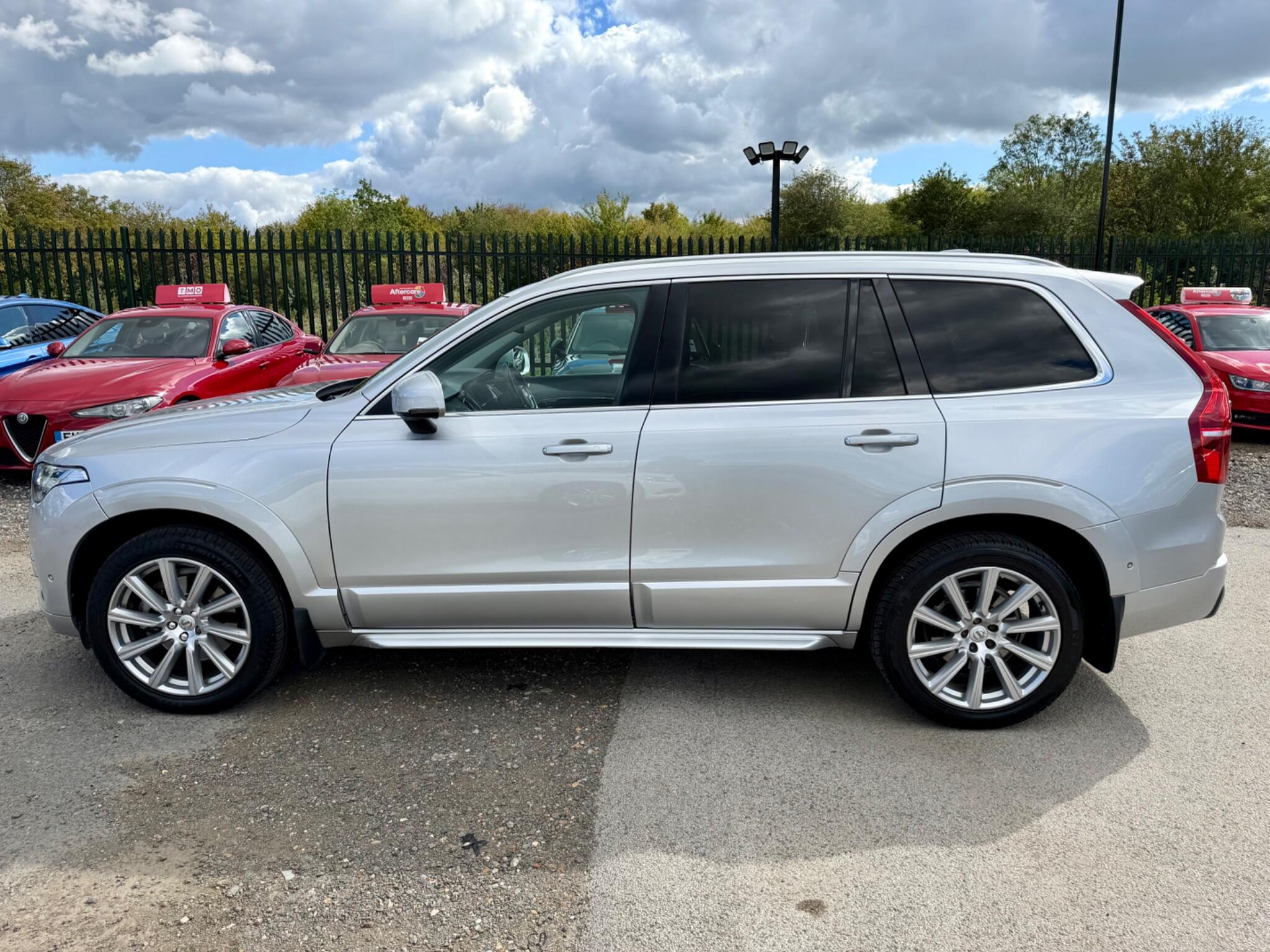 Volvo XC90 view 13