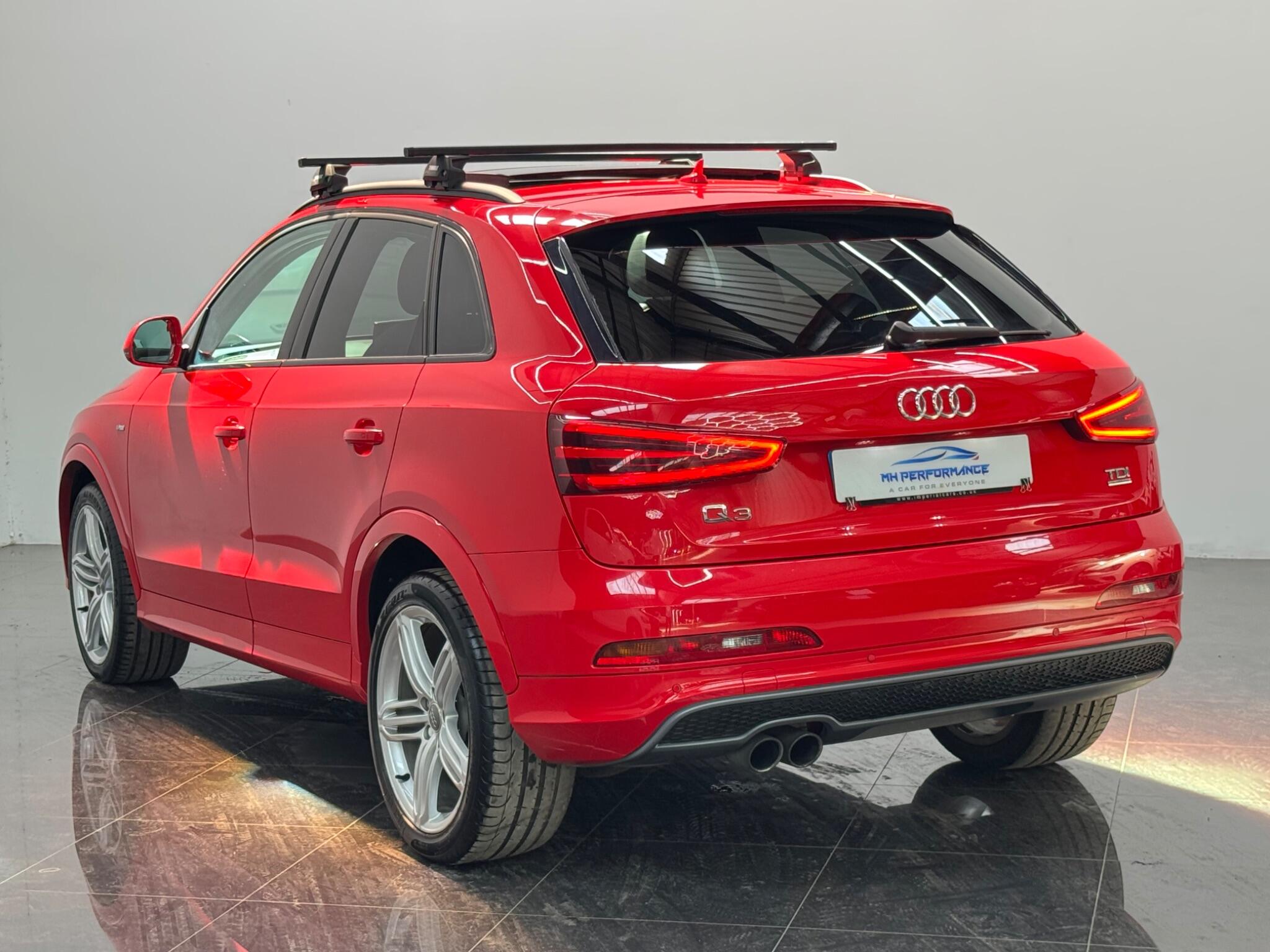Audi Q3 view 42