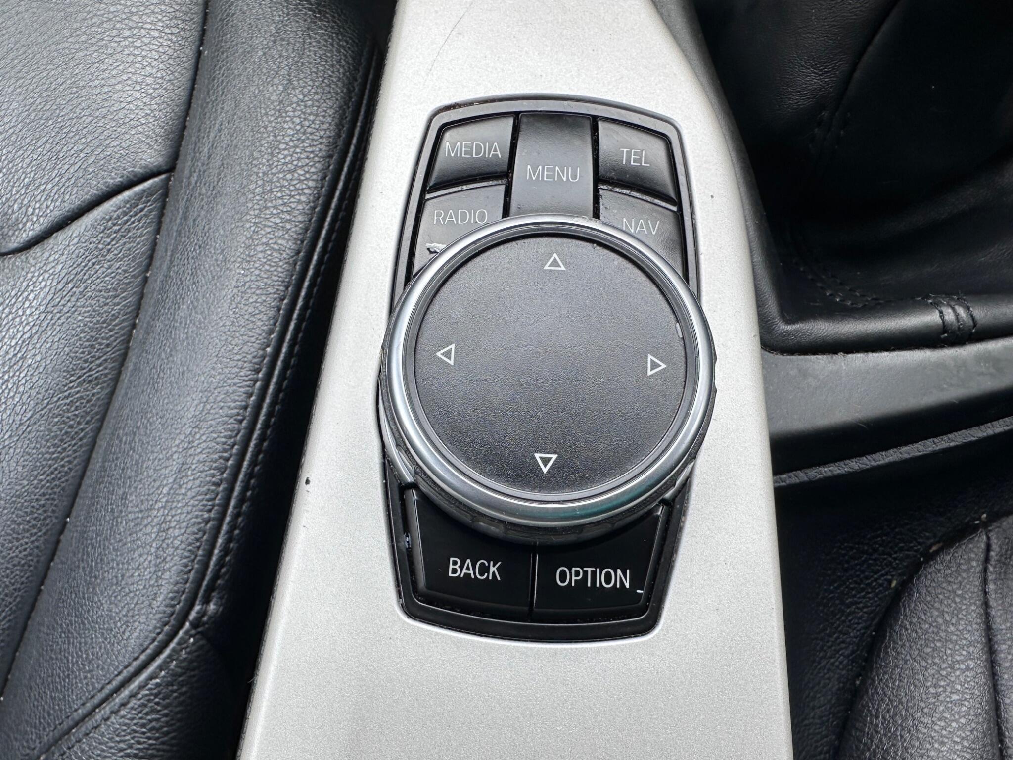 2015 BMW 3 Series image 34