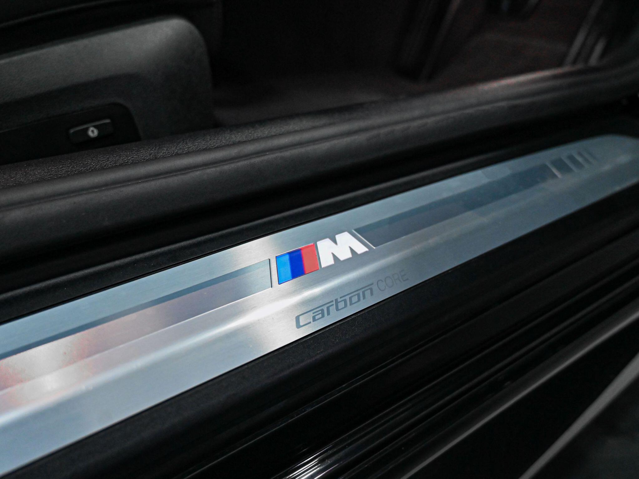 BMW 8 Series view 27