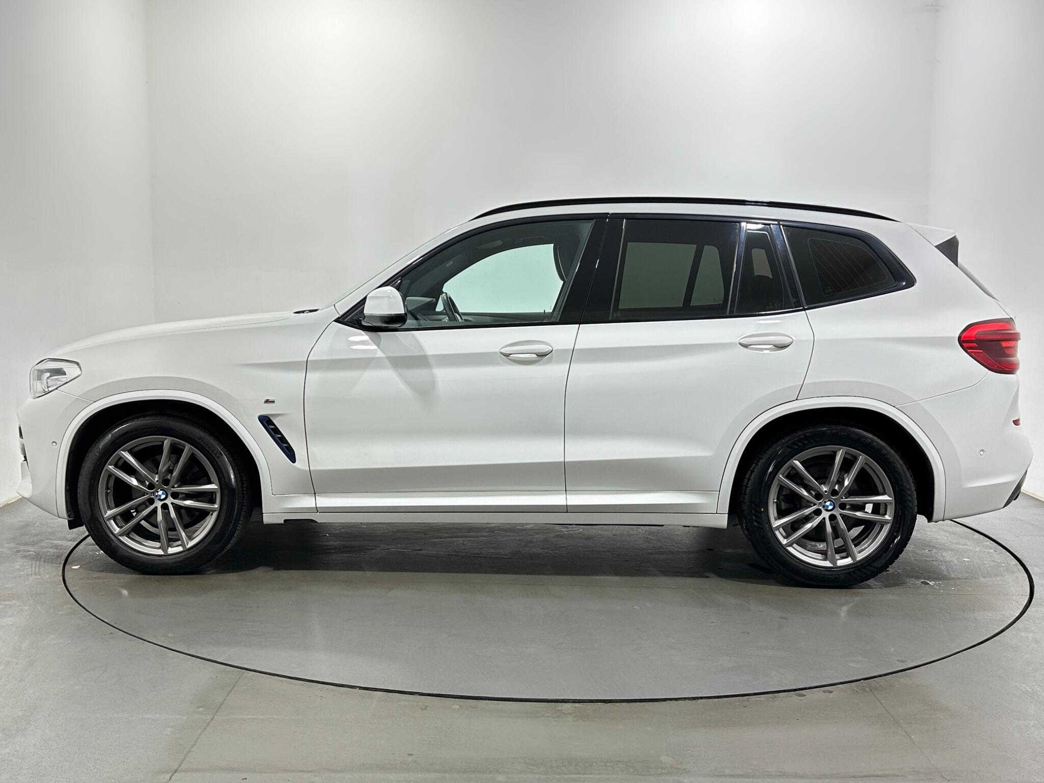 BMW X3 view 5