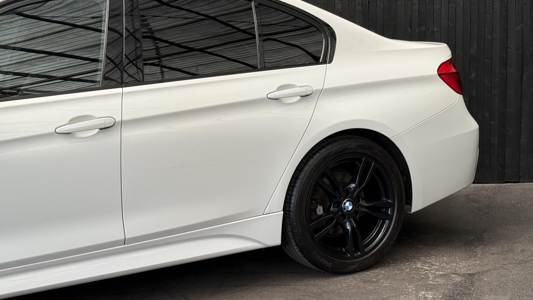 BMW 3 Series view 11