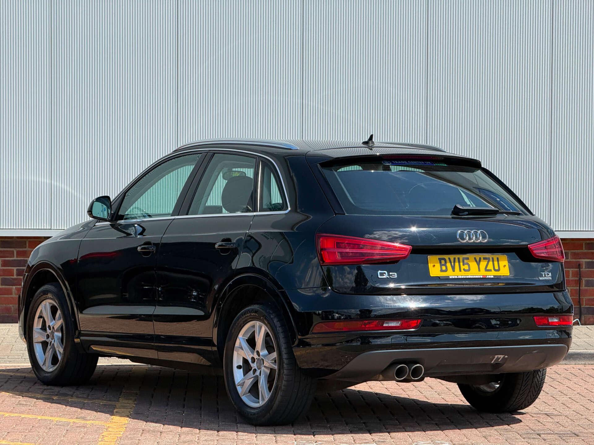 Audi Q3 view 4