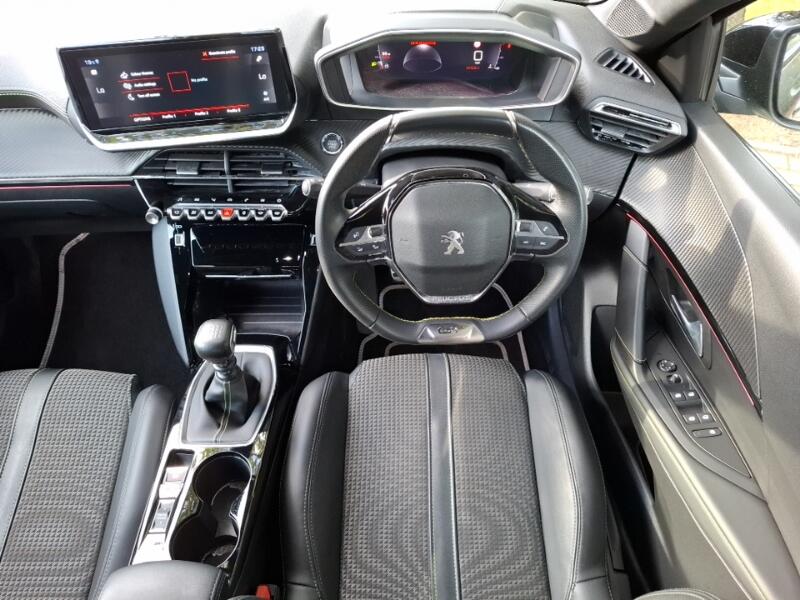 Peugeot 208 view 8